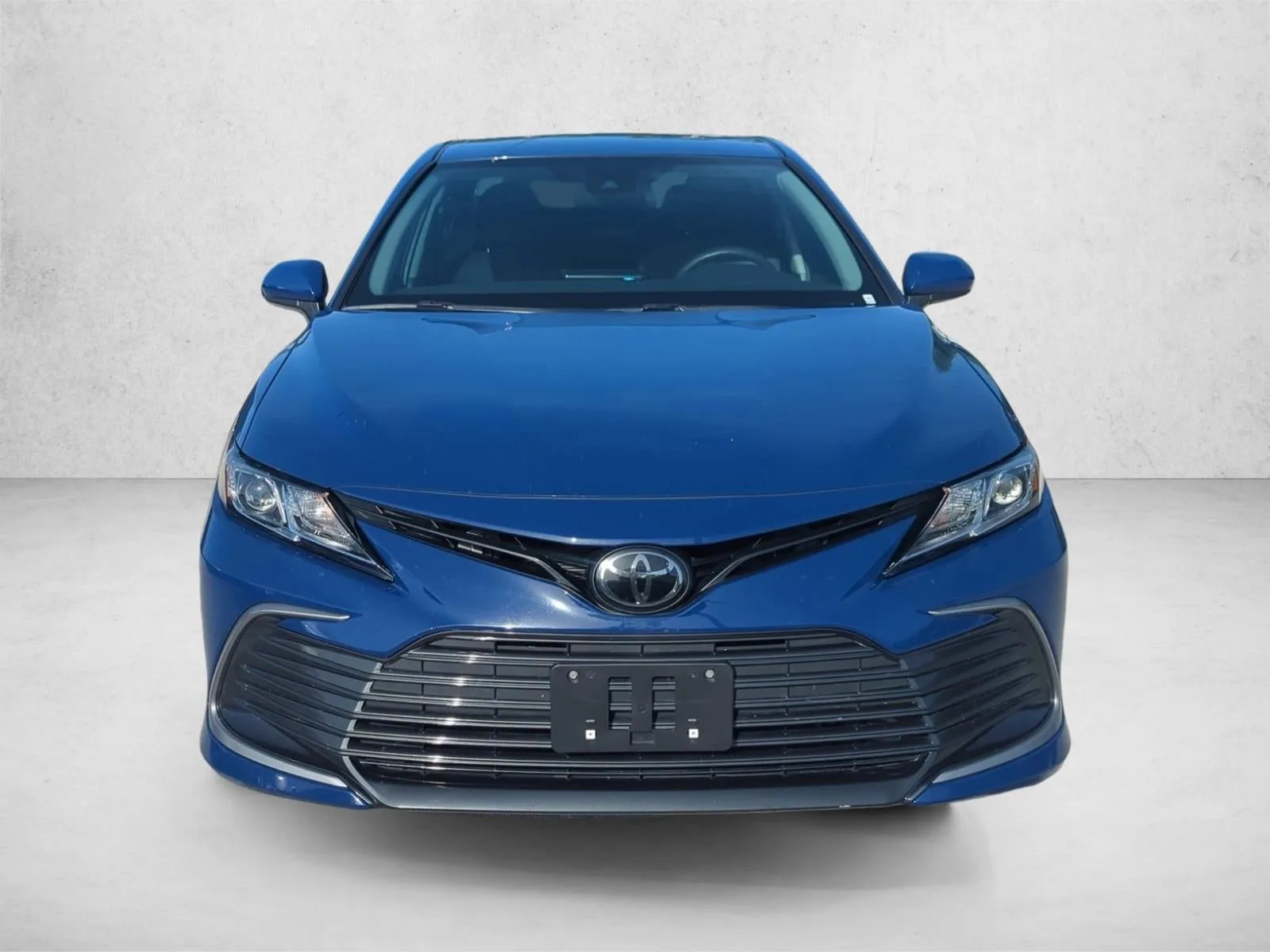 2023 Toyota Camry LE Auto (SE) photo 2