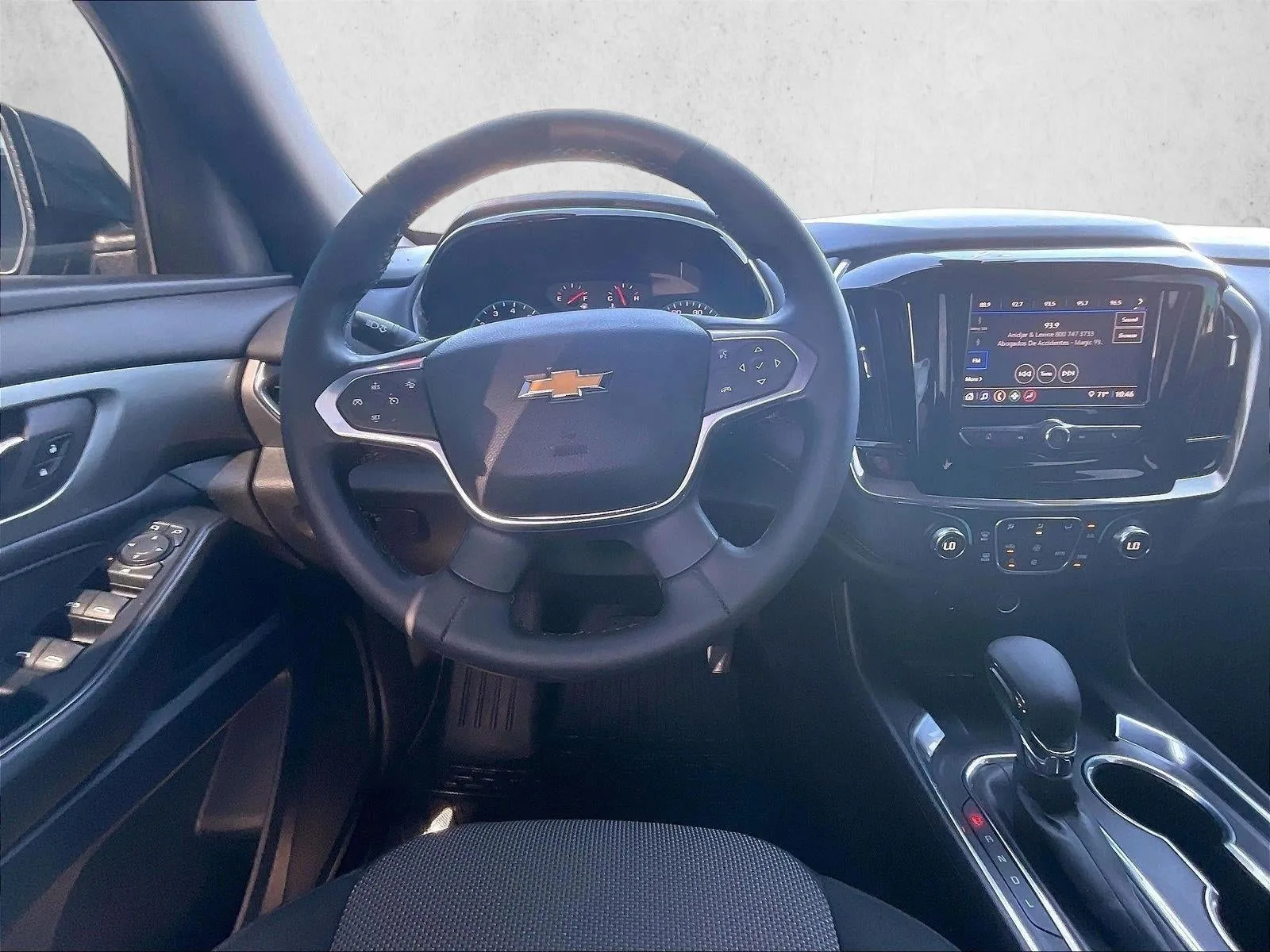 2023 Chevrolet Traverse LT Cloth photo 7