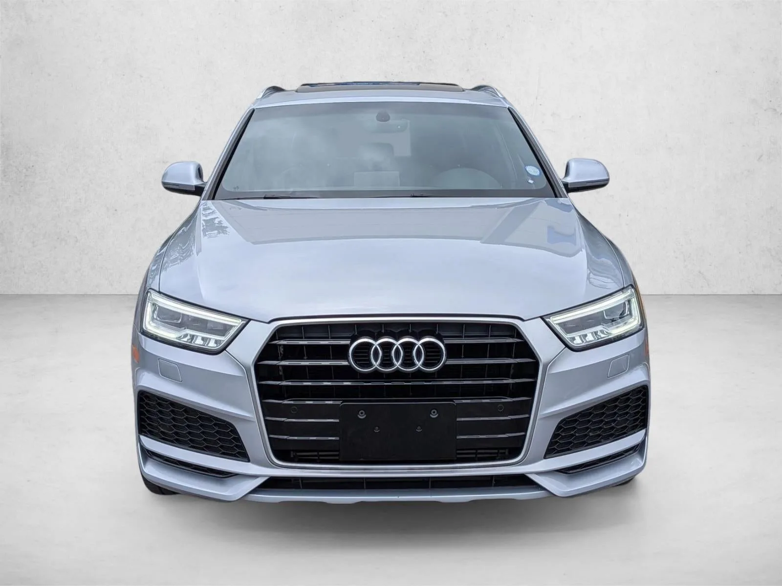 2018 Audi Q3 2.0 TFSI Sport Premium Plus FWD photo 2