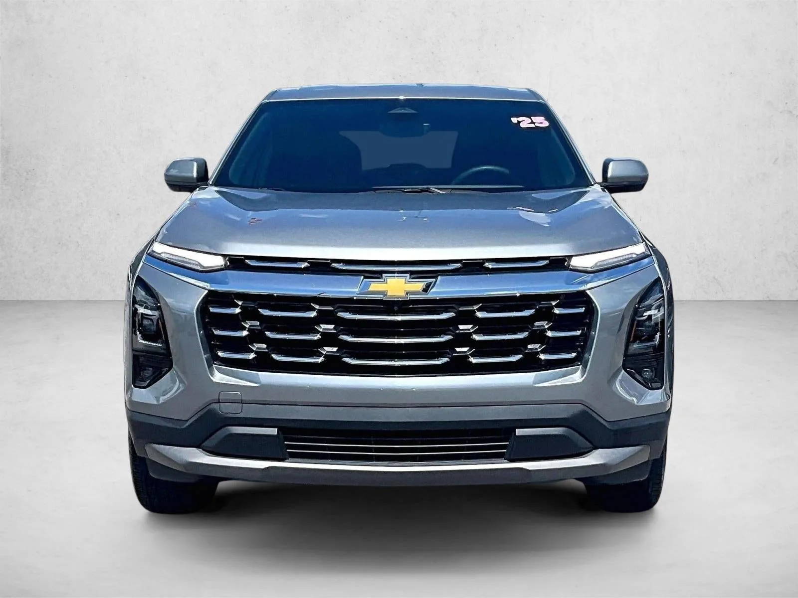 2025 Chevrolet Equinox LT photo 3