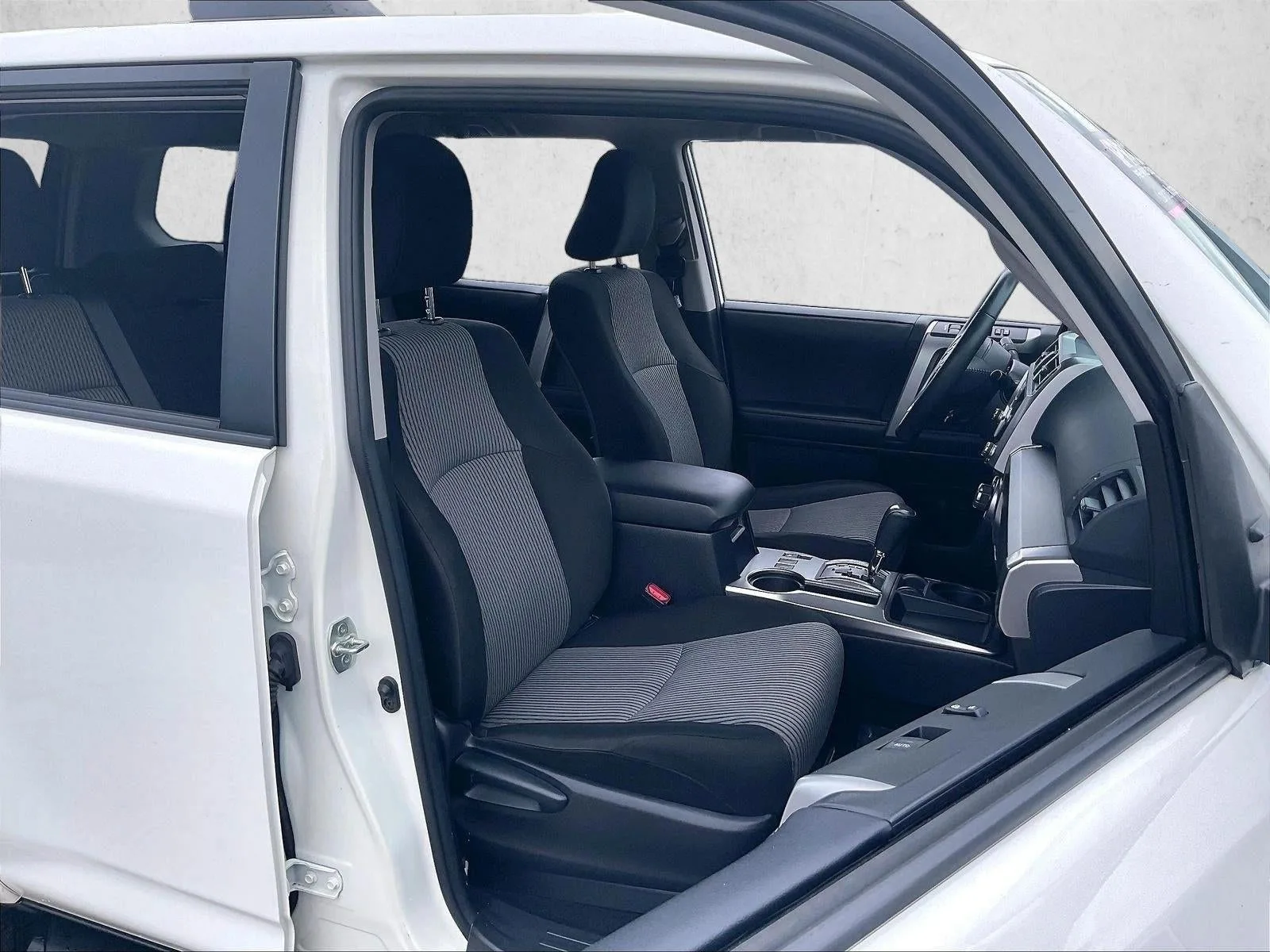 2023 Toyota 4Runner SR5 photo 9