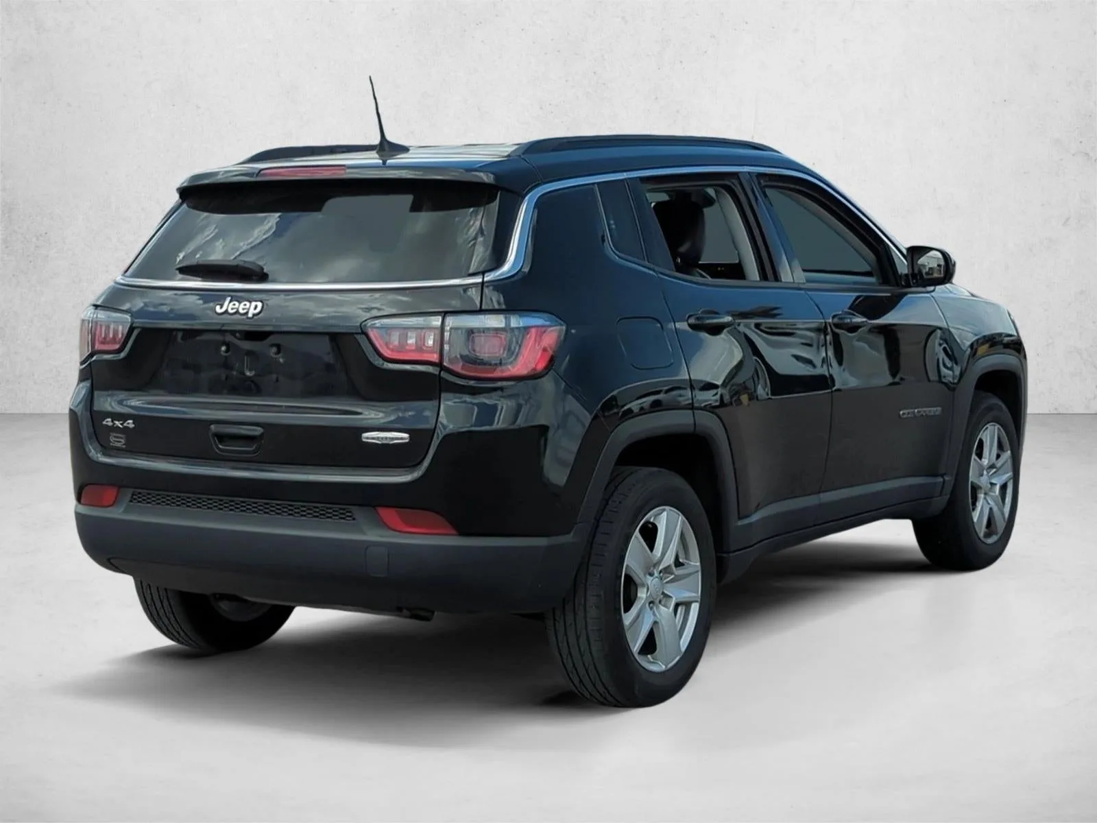 2022 Jeep Compass Latitude 4x4 photo 5