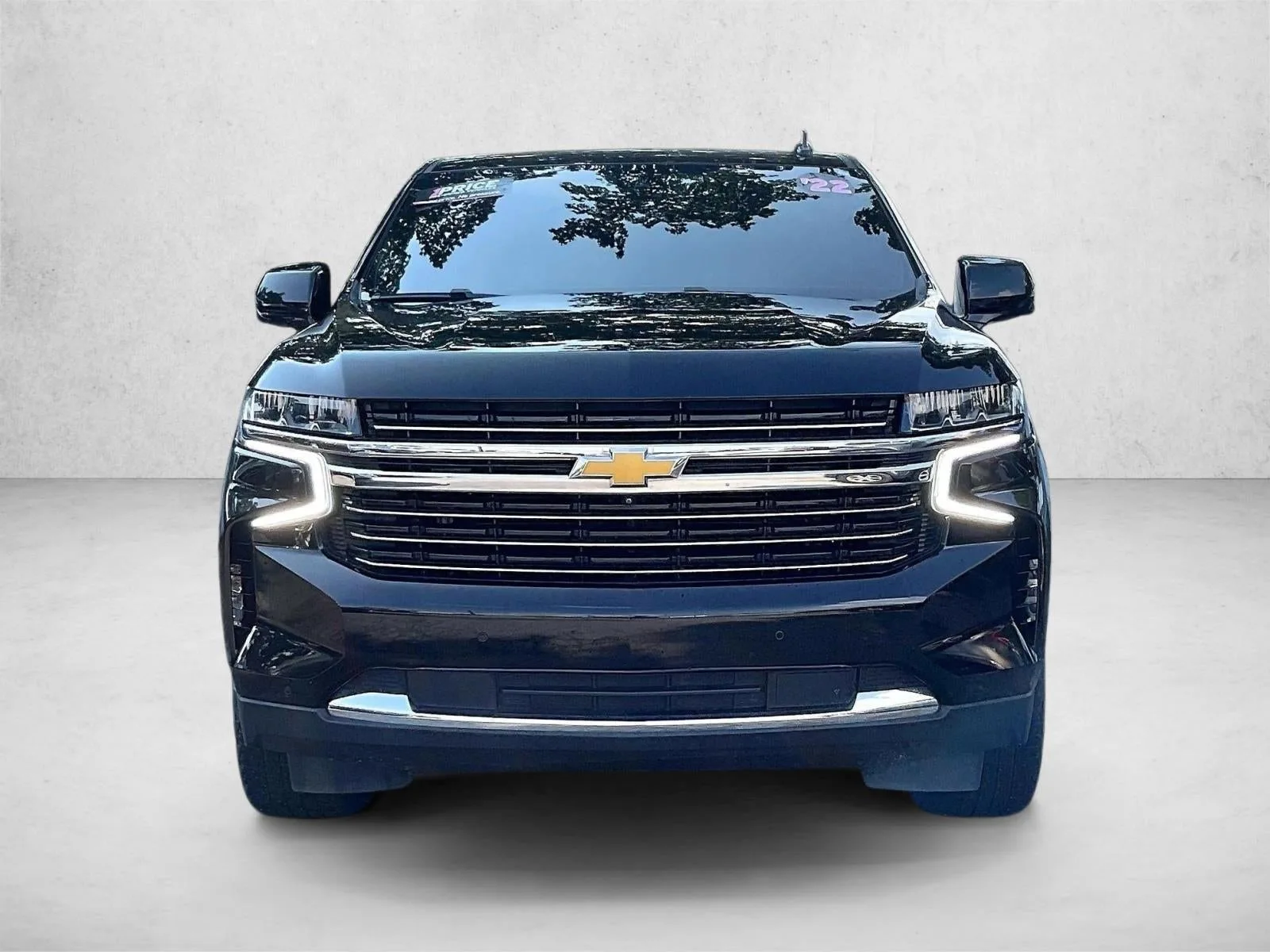 2022 Chevrolet Suburban LT photo 3