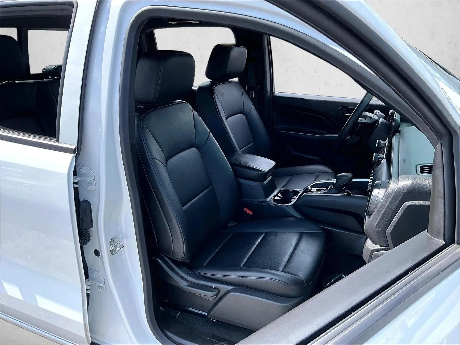2025 Chevrolet Colorado WT/LT photo 9
