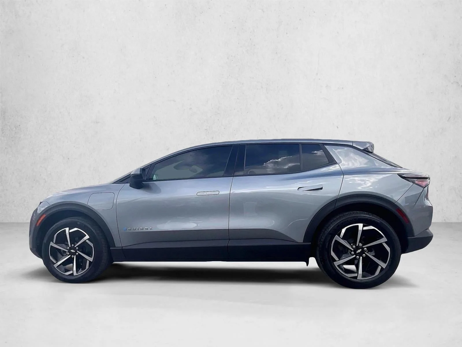 2025 Chevrolet Equinox EV LT photo 6