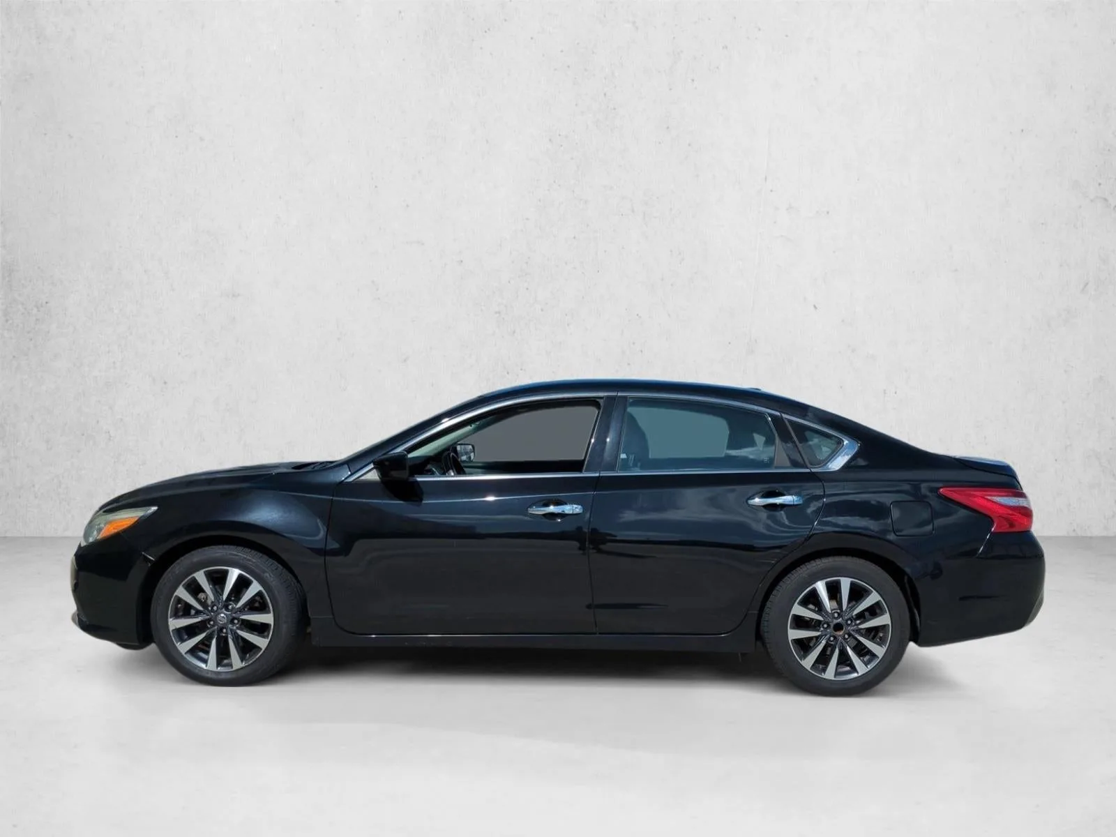 2017 Nissan Altima 2.5 SV Sedan photo 8
