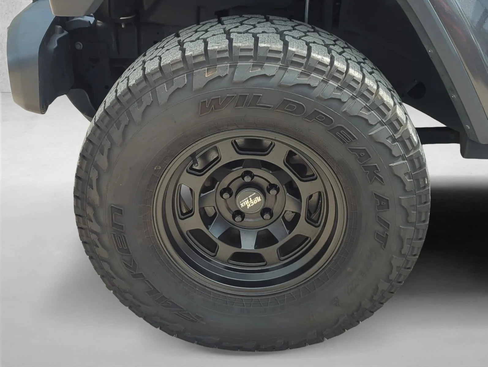 2018 Jeep Wrangler Unlimited Sahara 4x4 photo 9