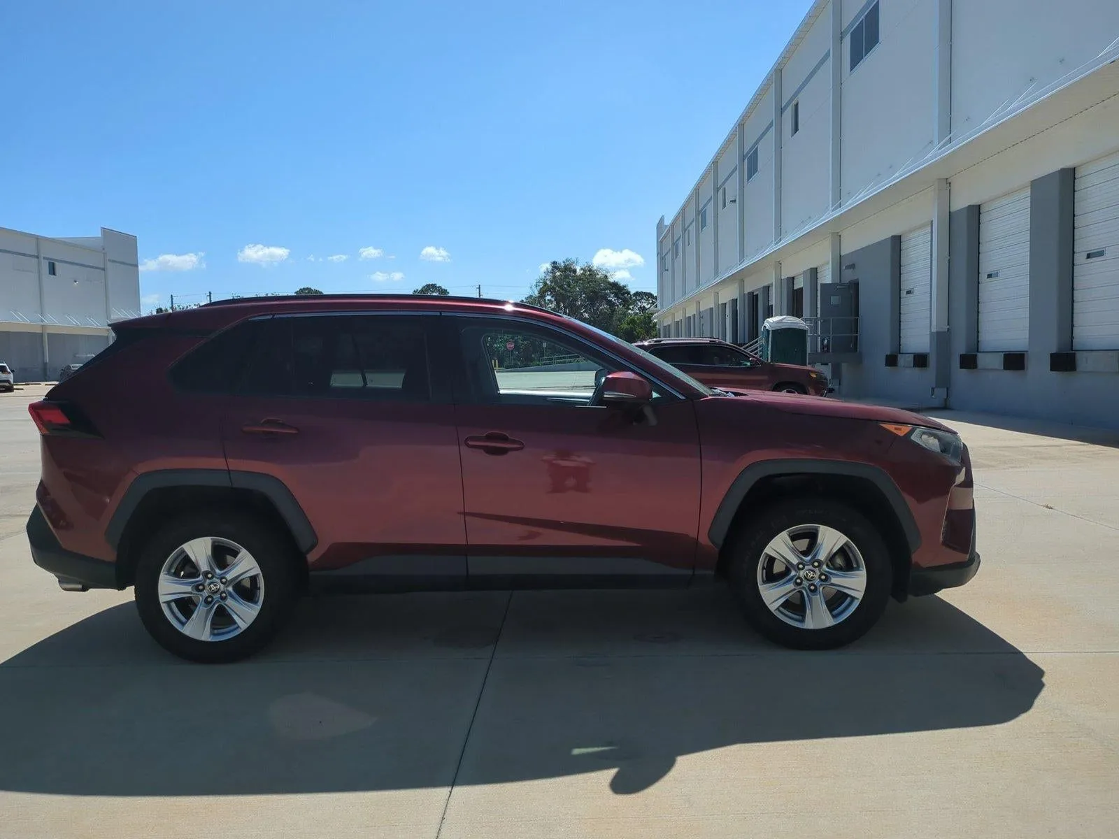 2021 Toyota RAV4 XLE FWD (GS) photo 4