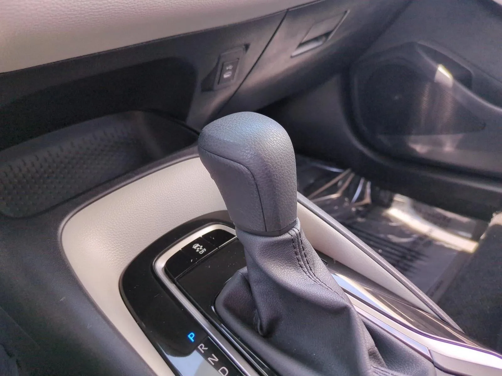 2026 Toyota Corolla LE CVT (Natl) photo 12