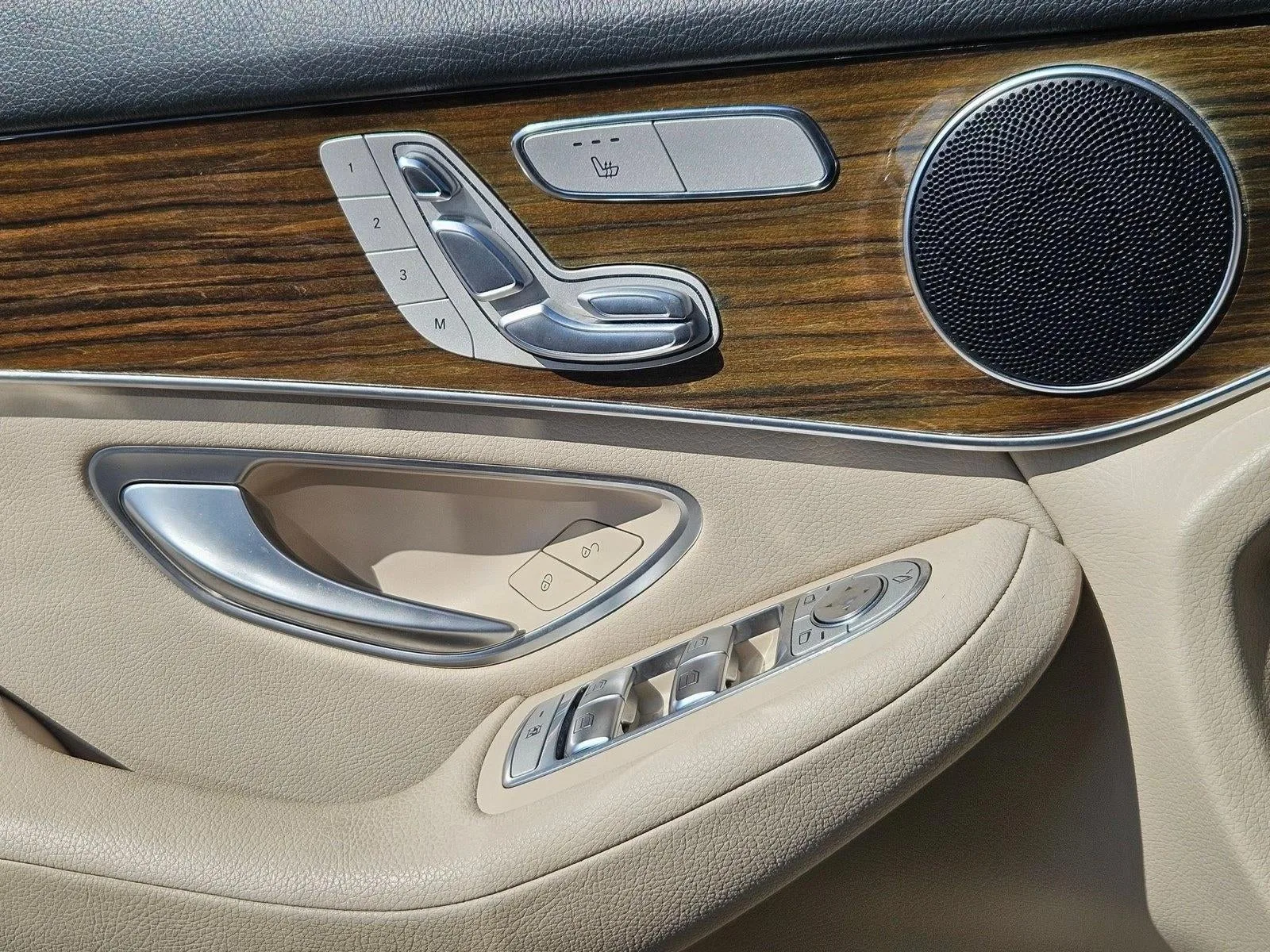 2021 Mercedes-Benz GLC GLC 300 SUV photo 6
