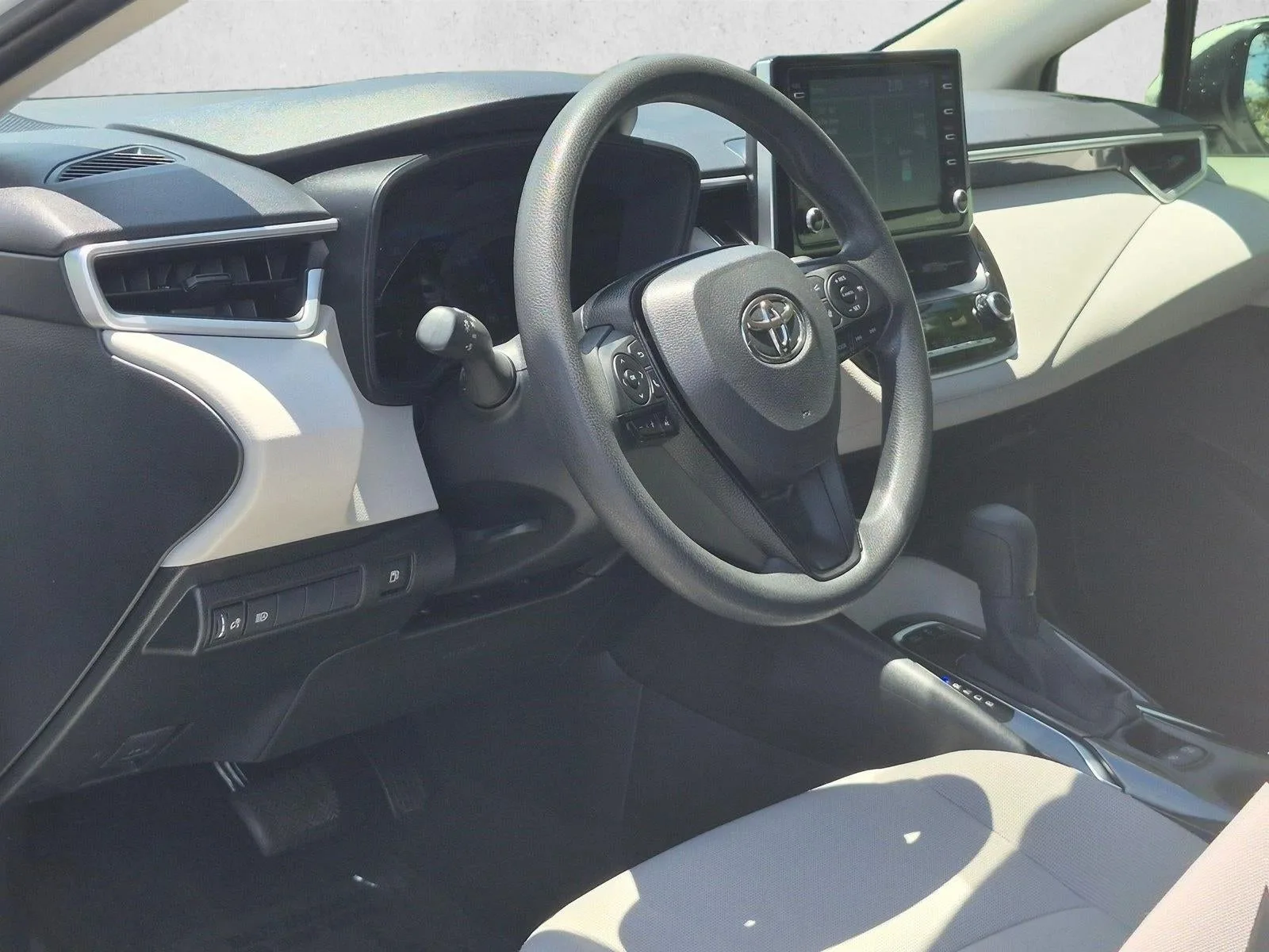 2021 Toyota Corolla Hybrid LE CVT (Natl) photo 9