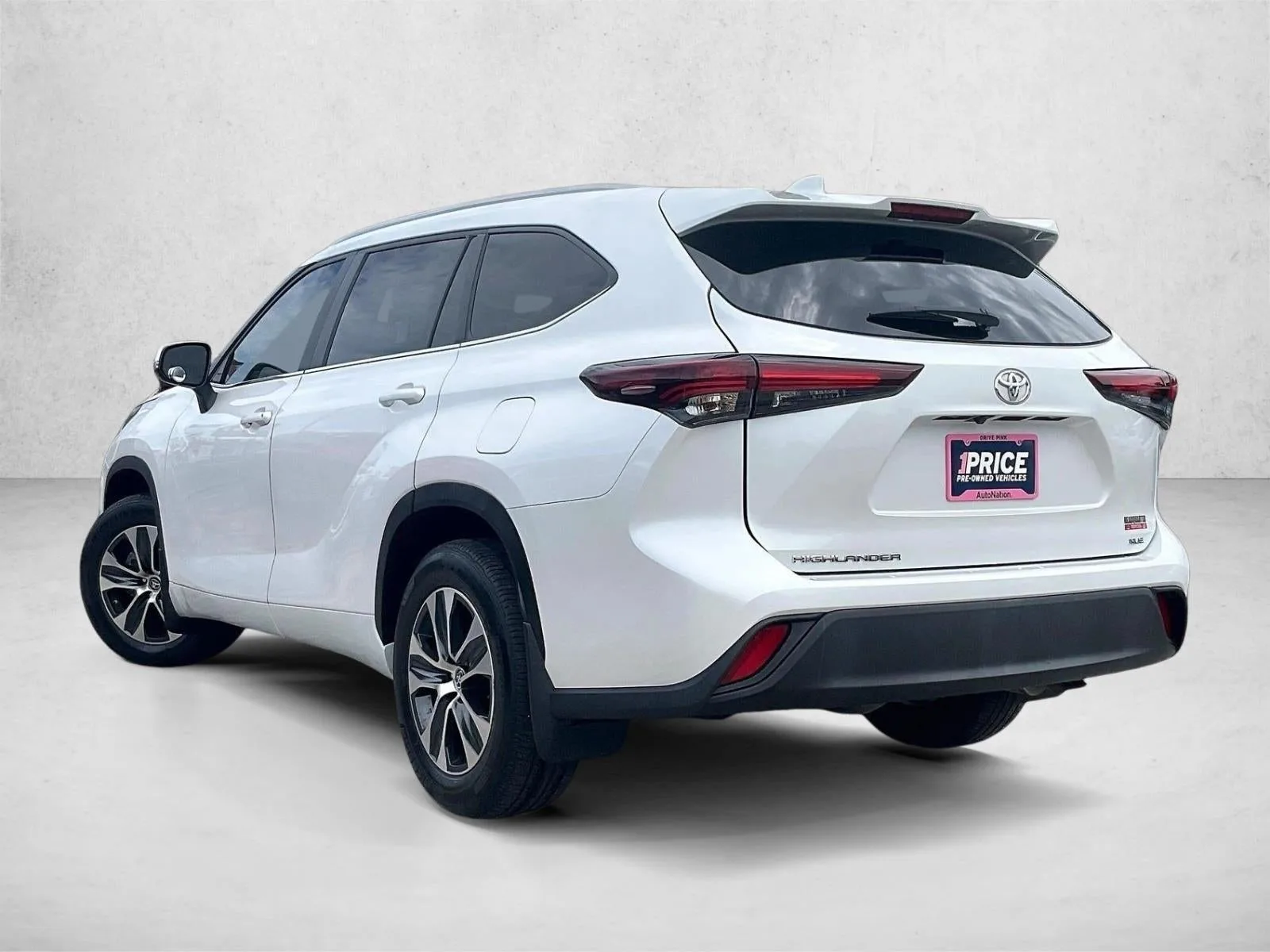 2024 Toyota Highlander XLE photo 11