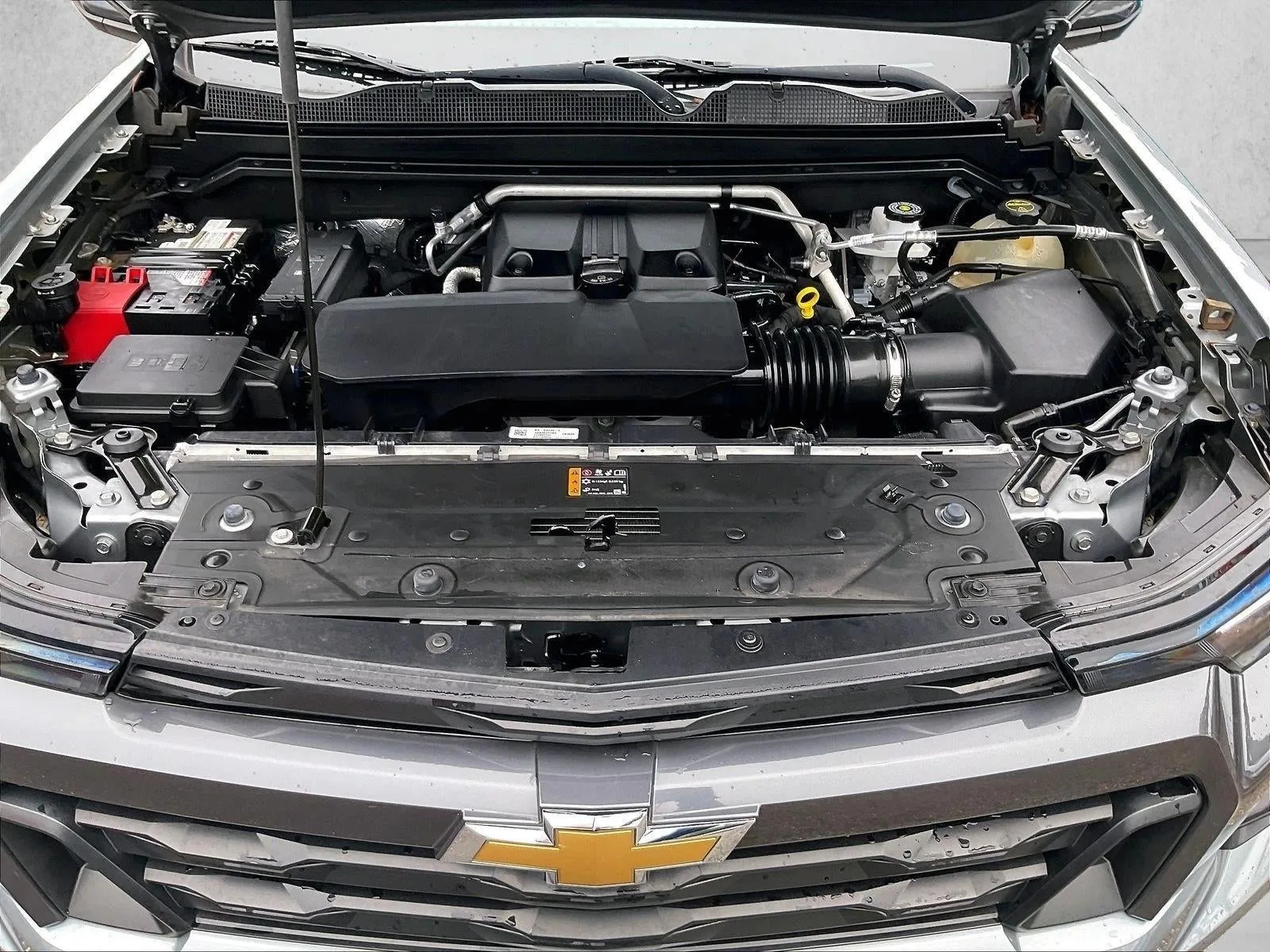 2024 Chevrolet Colorado LT photo 9