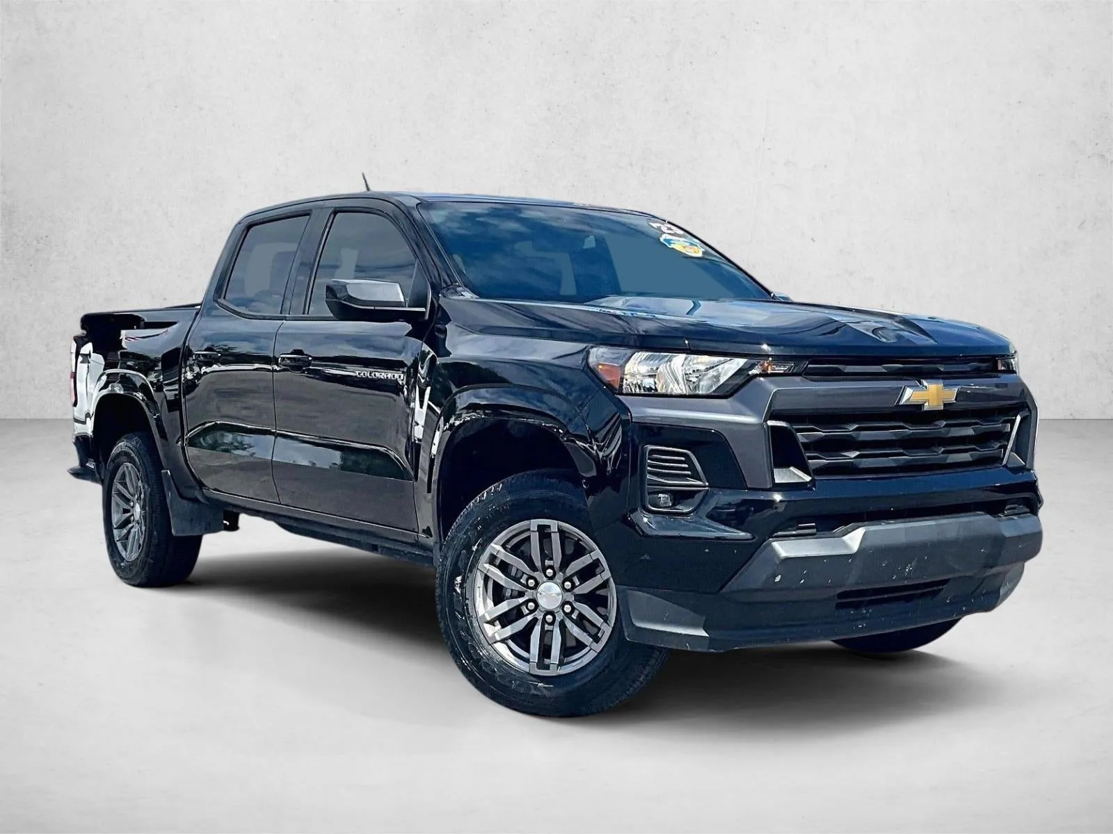 2023 Chevrolet Colorado 2WD LT photo 12