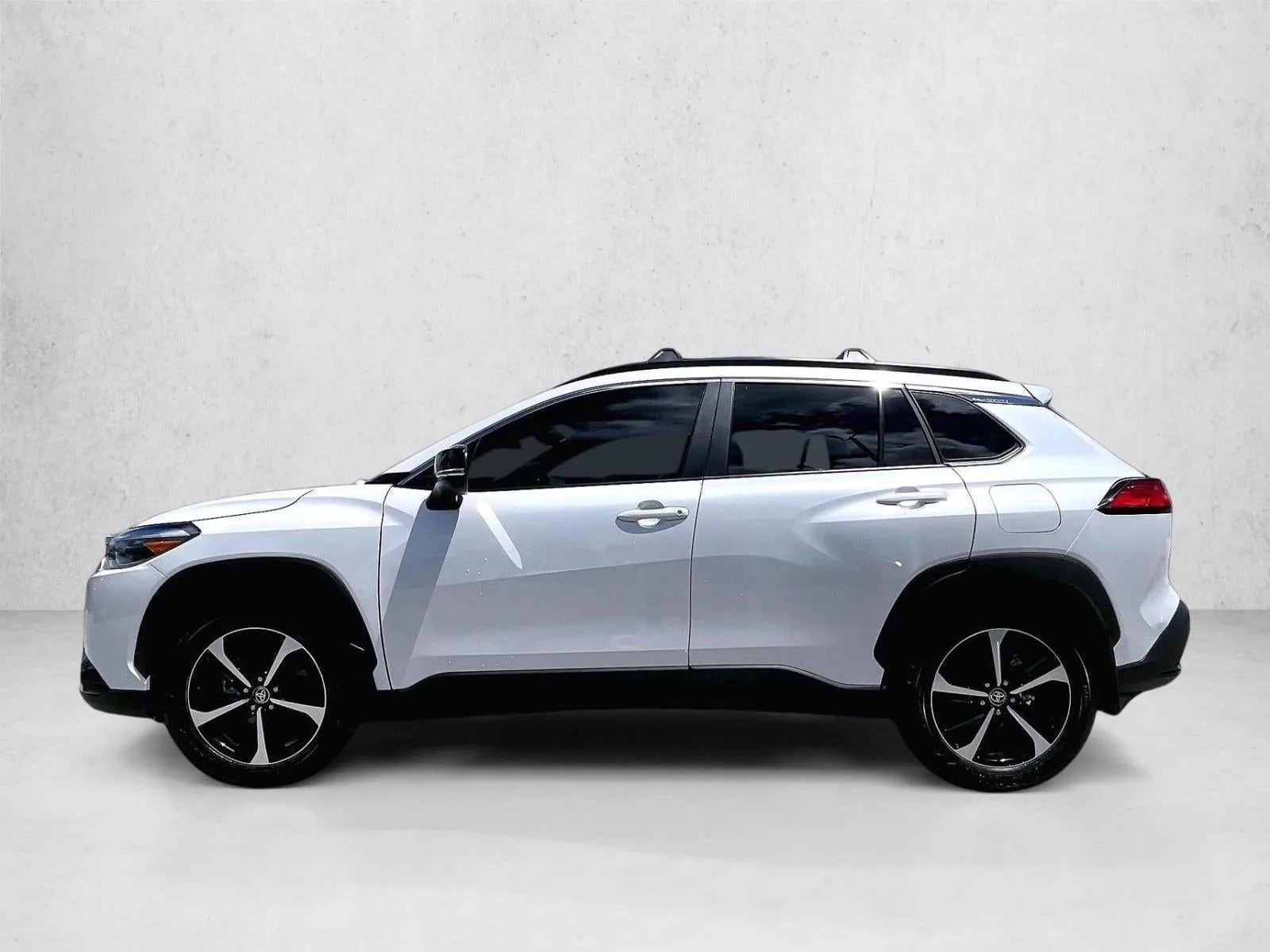 2025 Toyota Corolla Cross Hybrid XSE photo 6