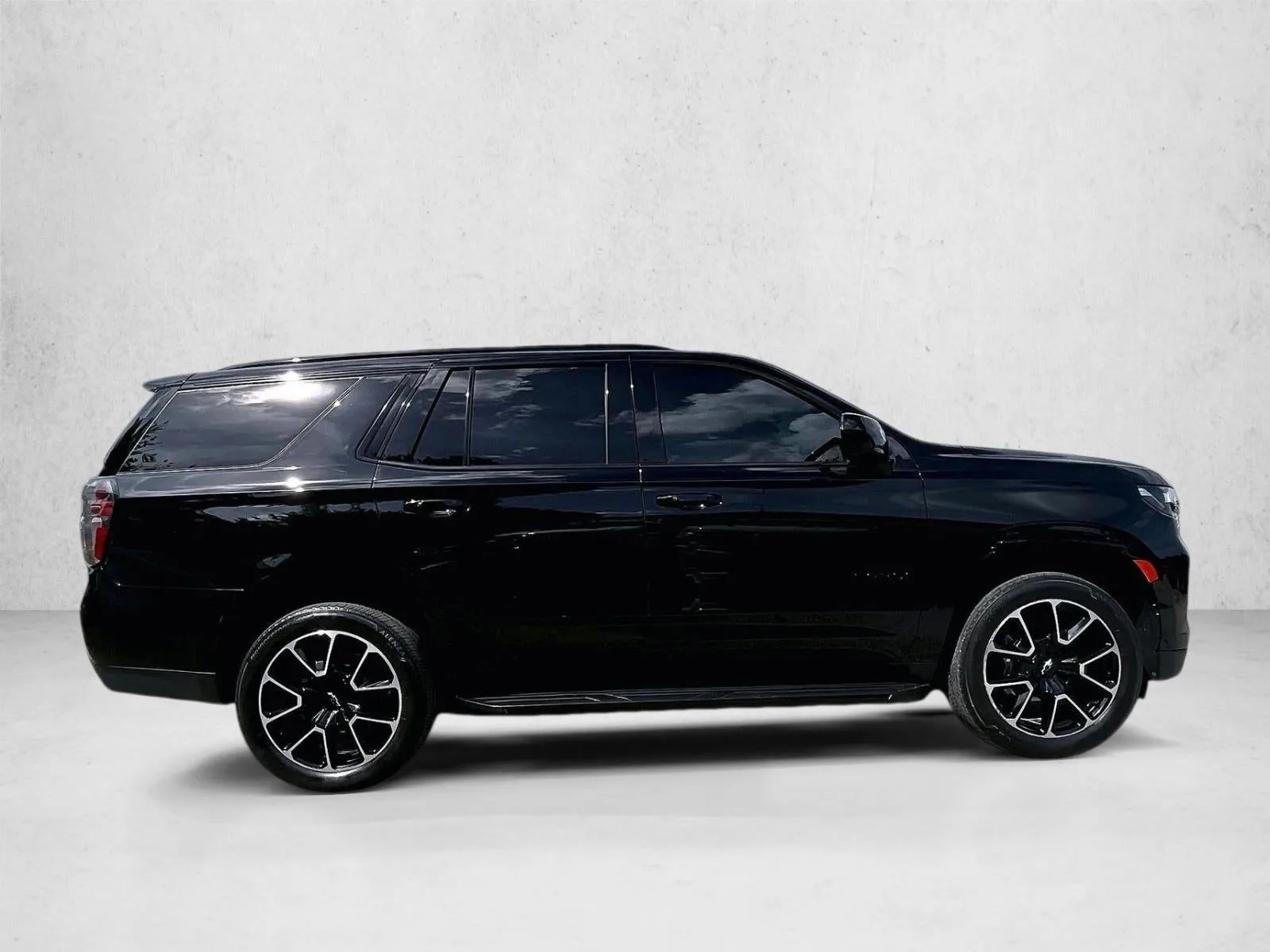 2024 Chevrolet Tahoe RST photo 5