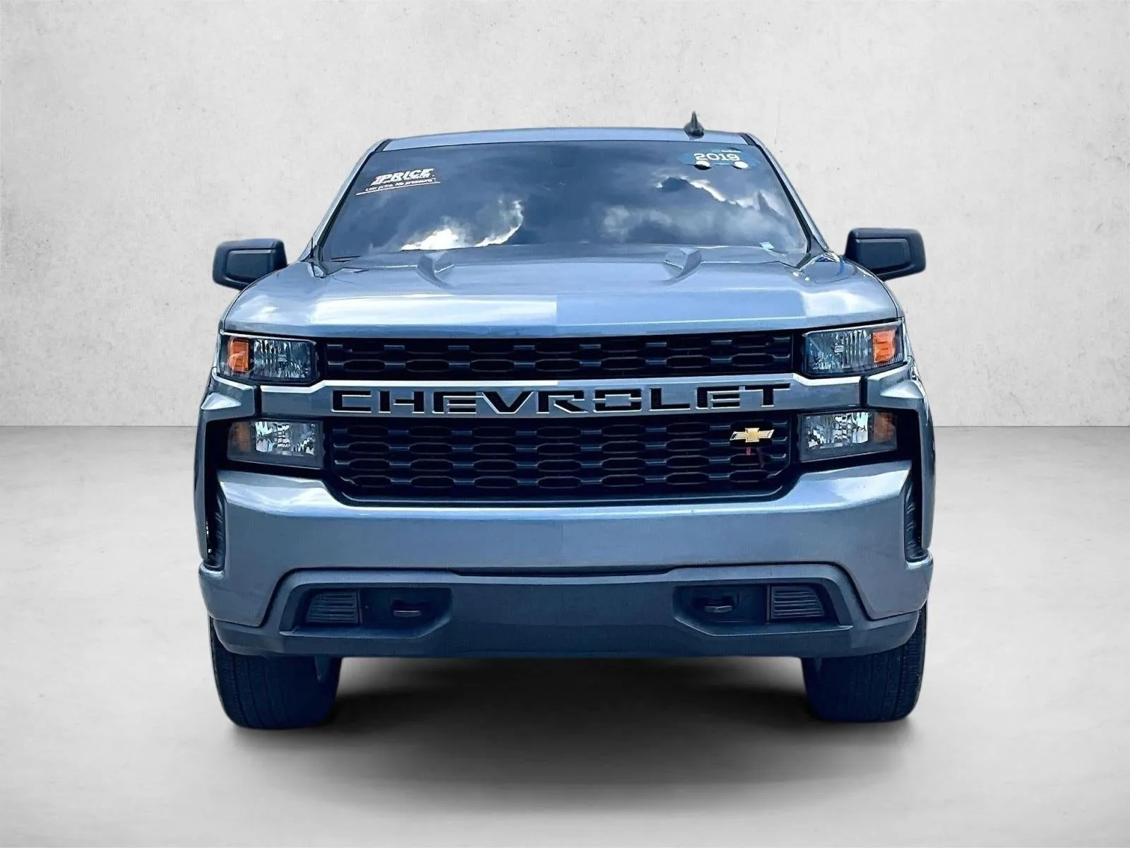 2019 Chevrolet Silverado 1500 Custom photo 3