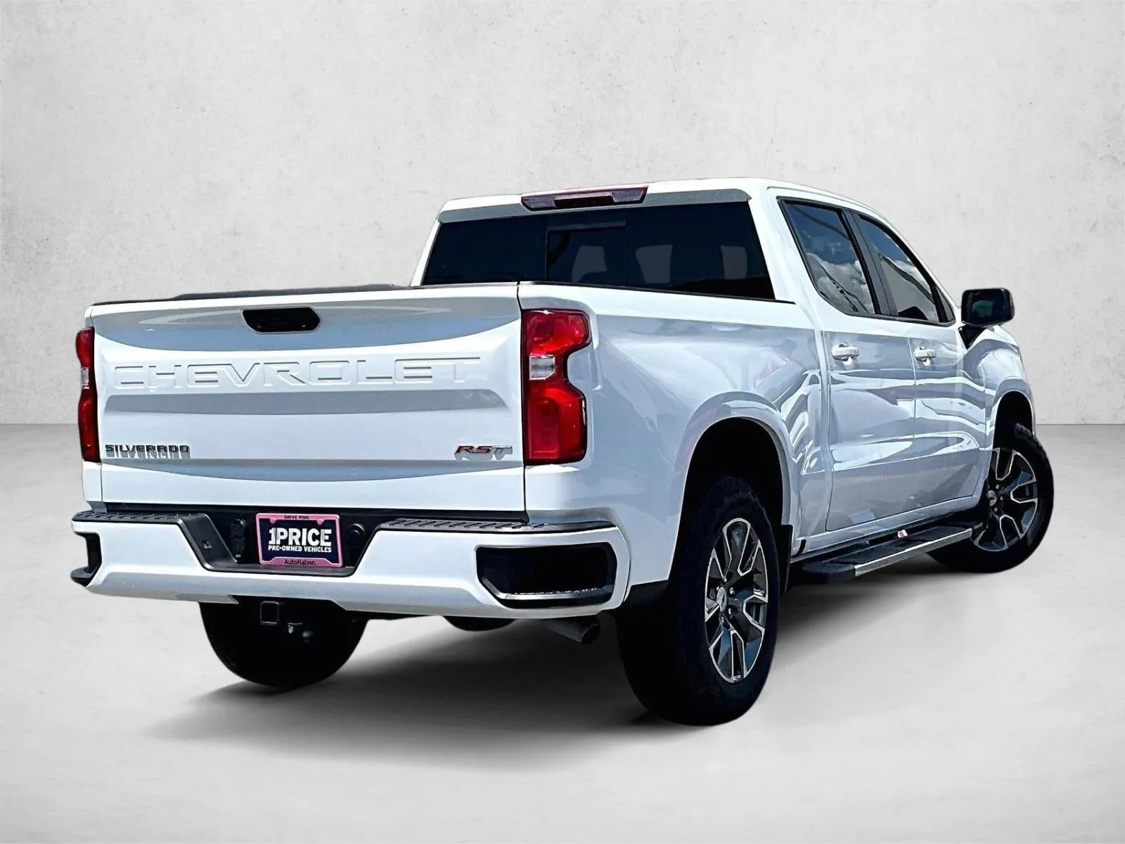 2025 Chevrolet Silverado 1500 RST photo 2