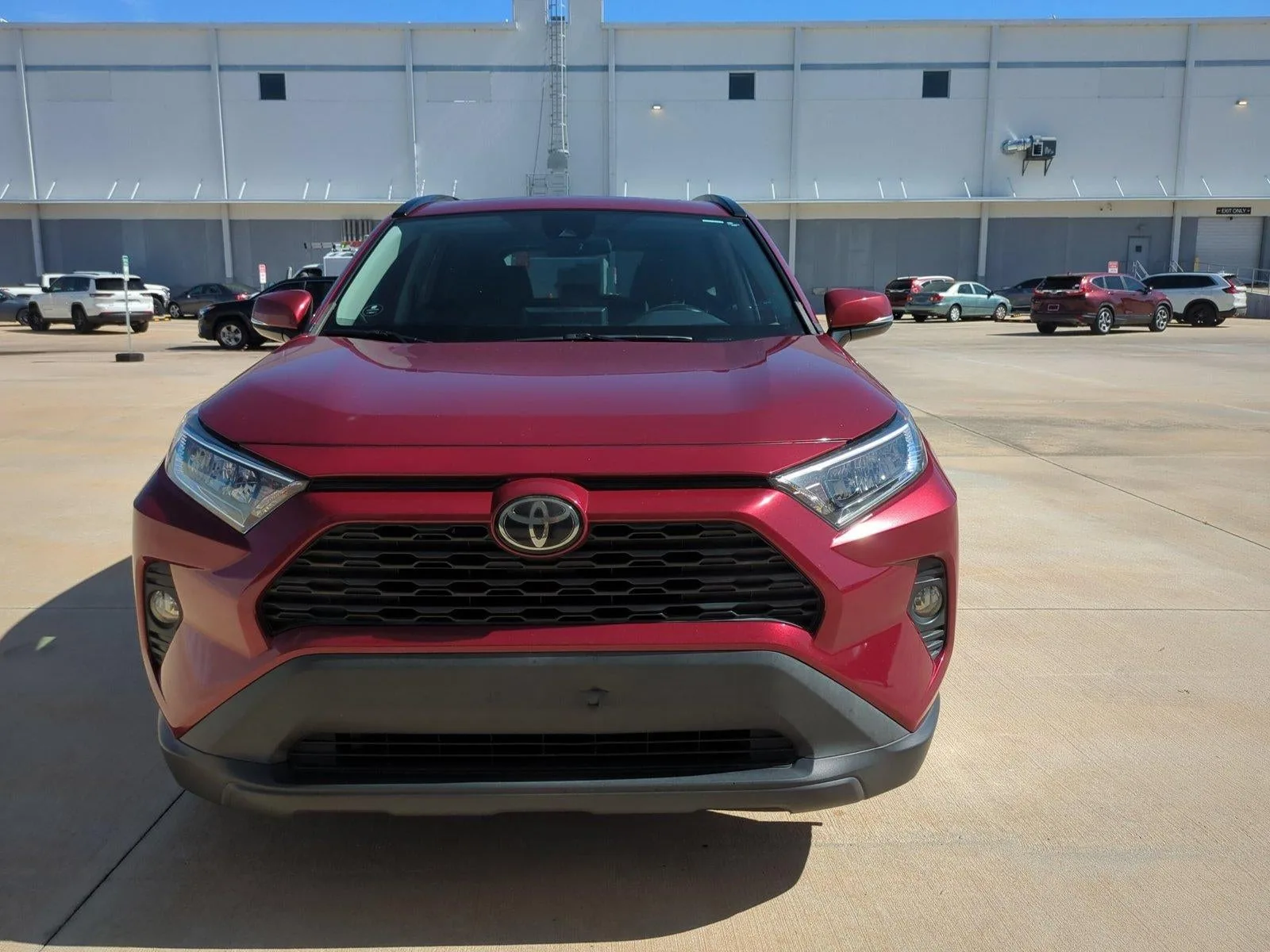2021 Toyota RAV4 XLE FWD (GS) photo 2