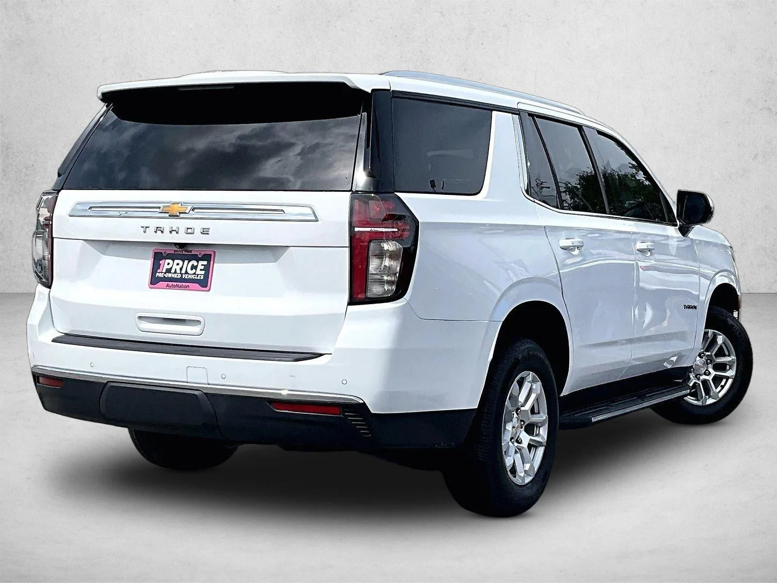 2021 Chevrolet Tahoe LS photo 2