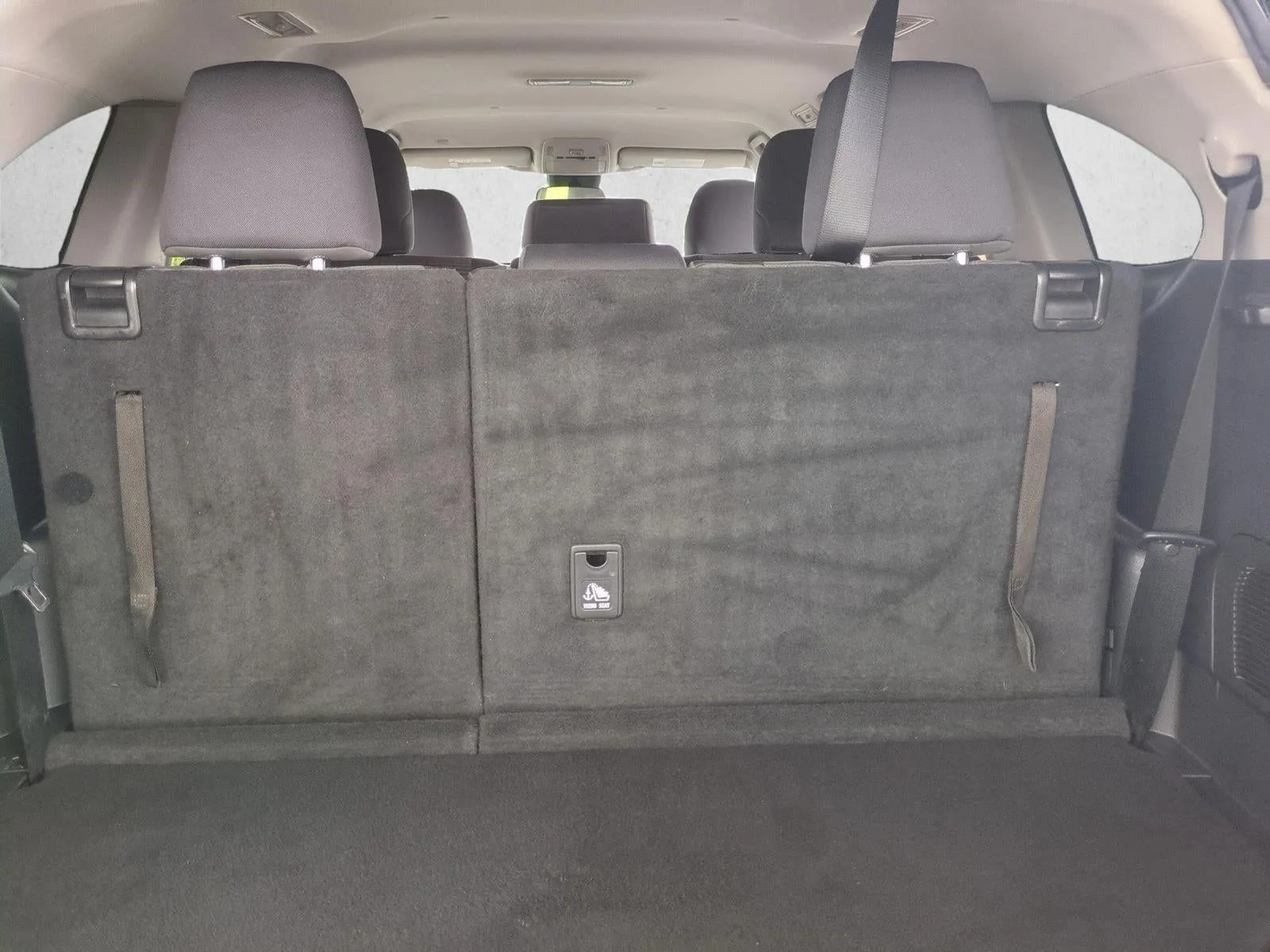2021 Toyota Highlander LE FWD (GS) photo 6