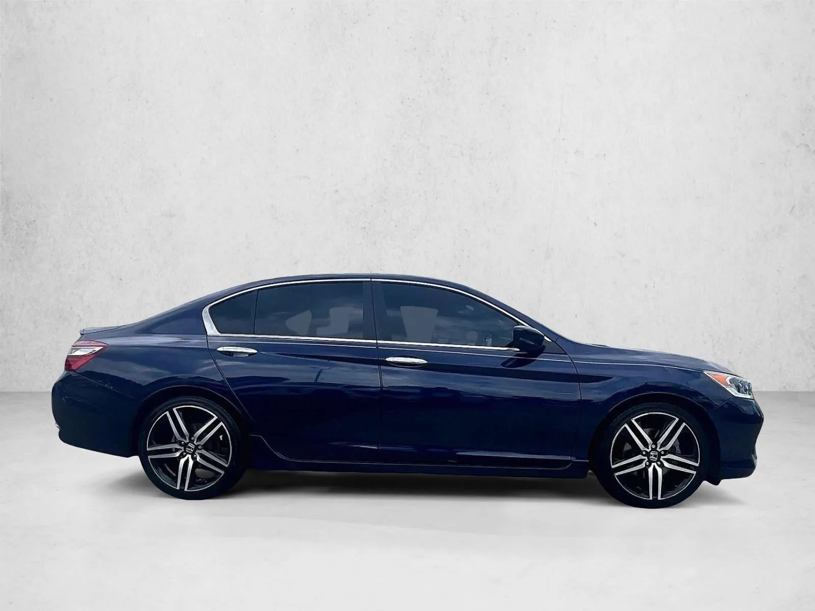 2017 Honda Accord Sport photo 5