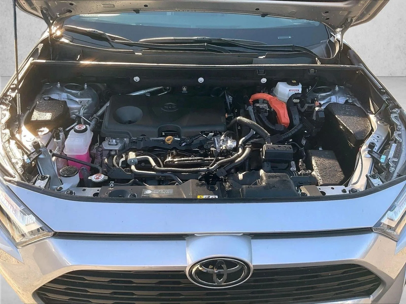 2025 Toyota RAV4 Hybrid XLE photo 11