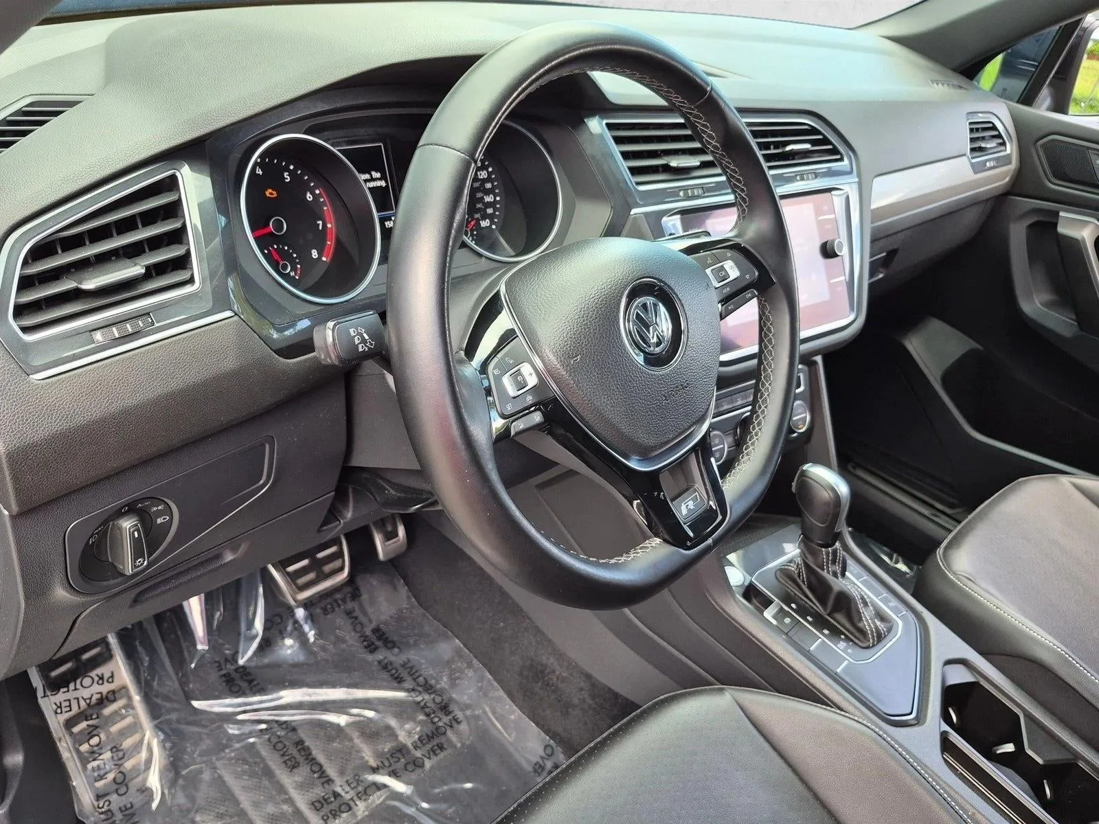 2021 Volkswagen Tiguan 2.0T SE photo 9