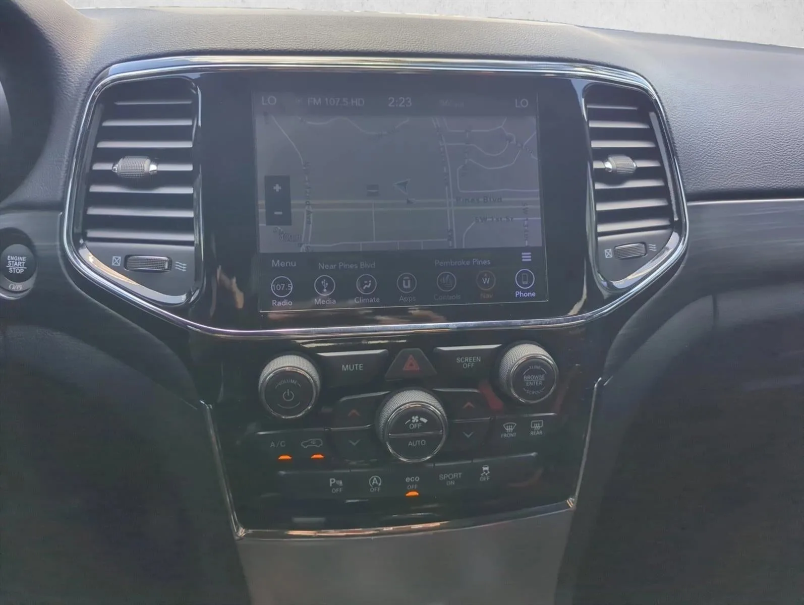 2019 Jeep Grand Cherokee Altitude 4x2 photo 7