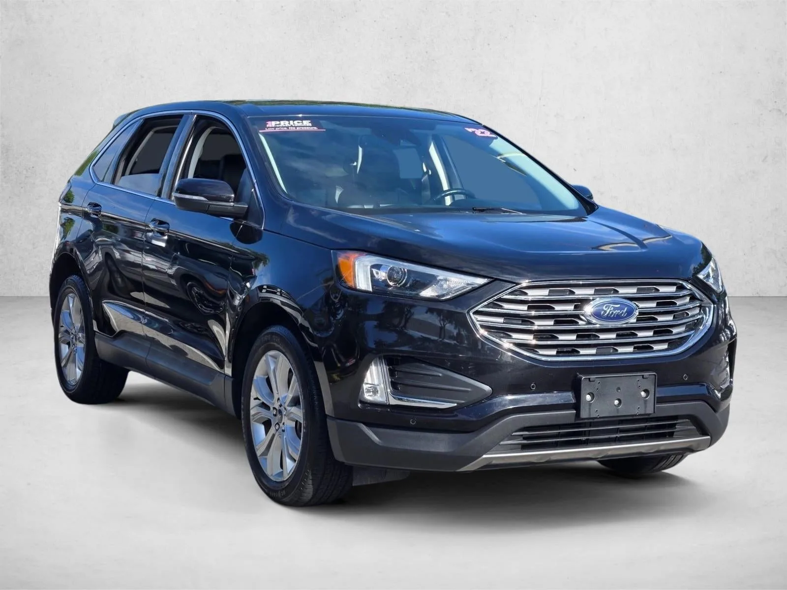 2022 Ford Edge Titanium AWD photo 3