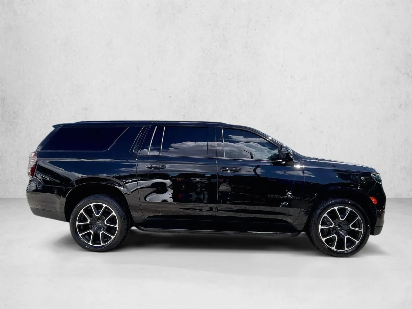 2024 Chevrolet Suburban RST photo 5