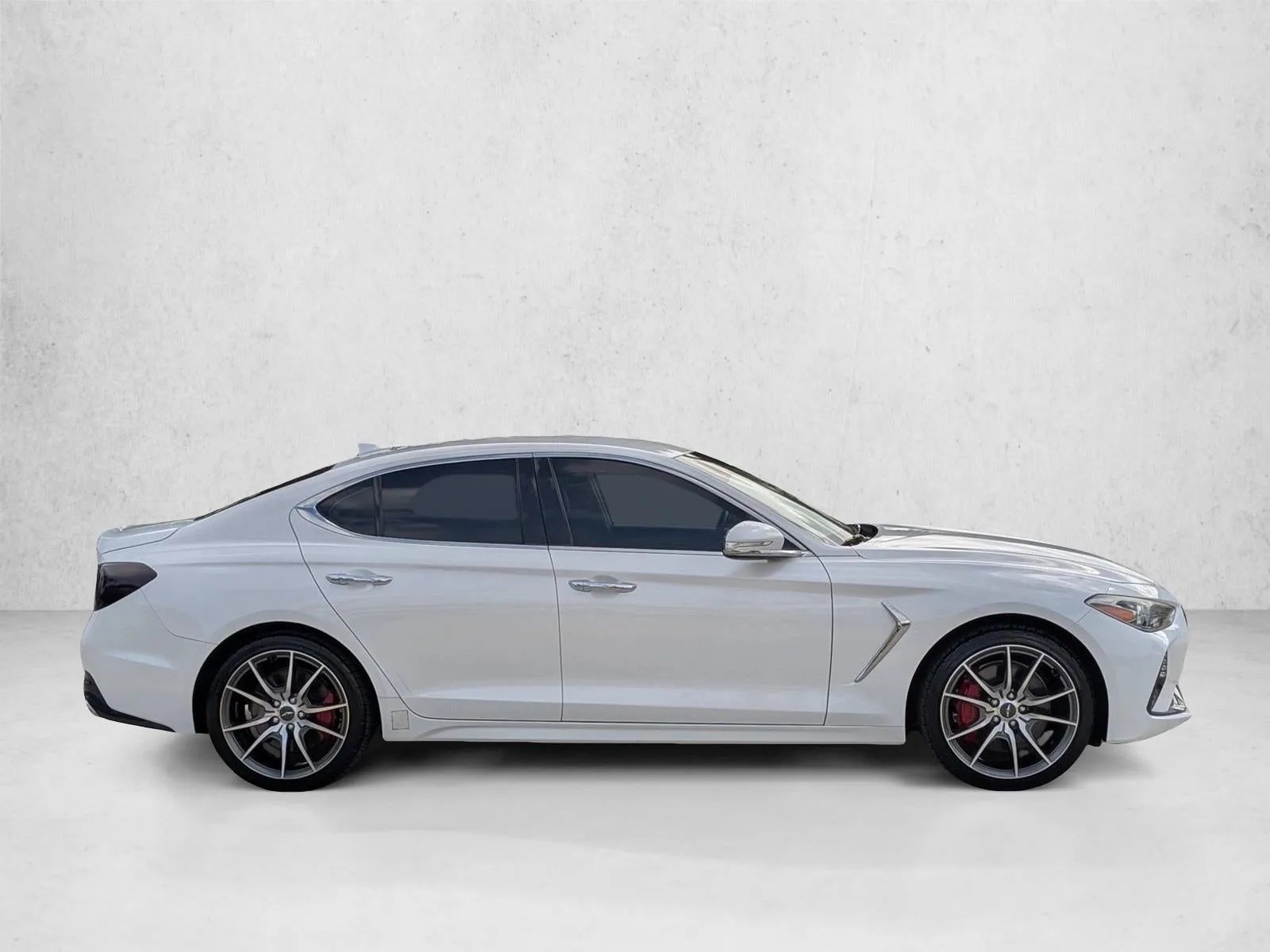 2020 Genesis G70 2.0T Sport RWD photo 4