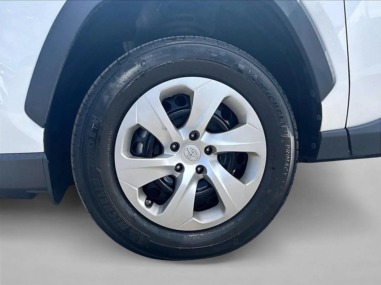 2023 Toyota RAV4 LE photo 10