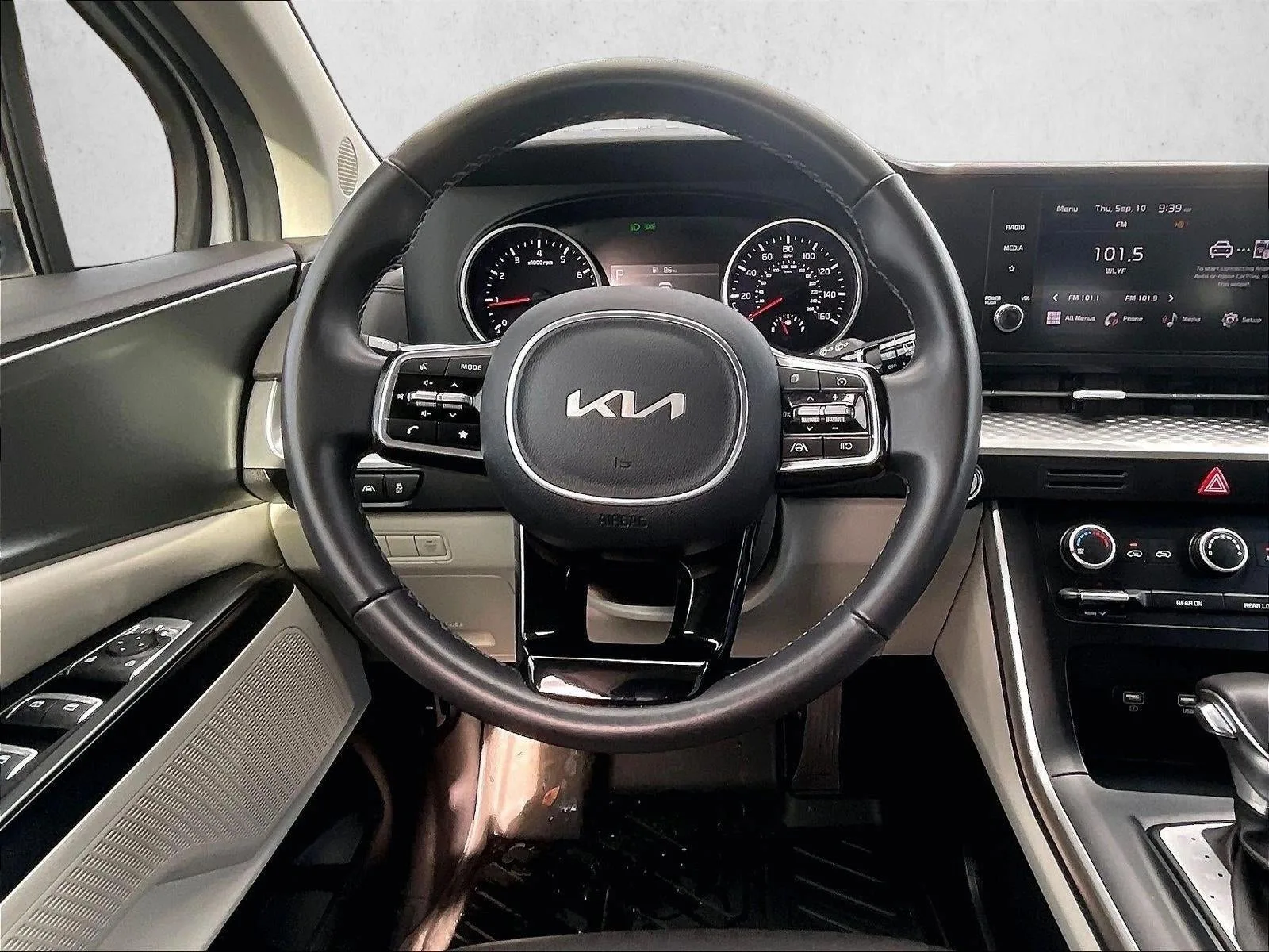 2024 Kia Carnival MPV LX Seat Package photo 7