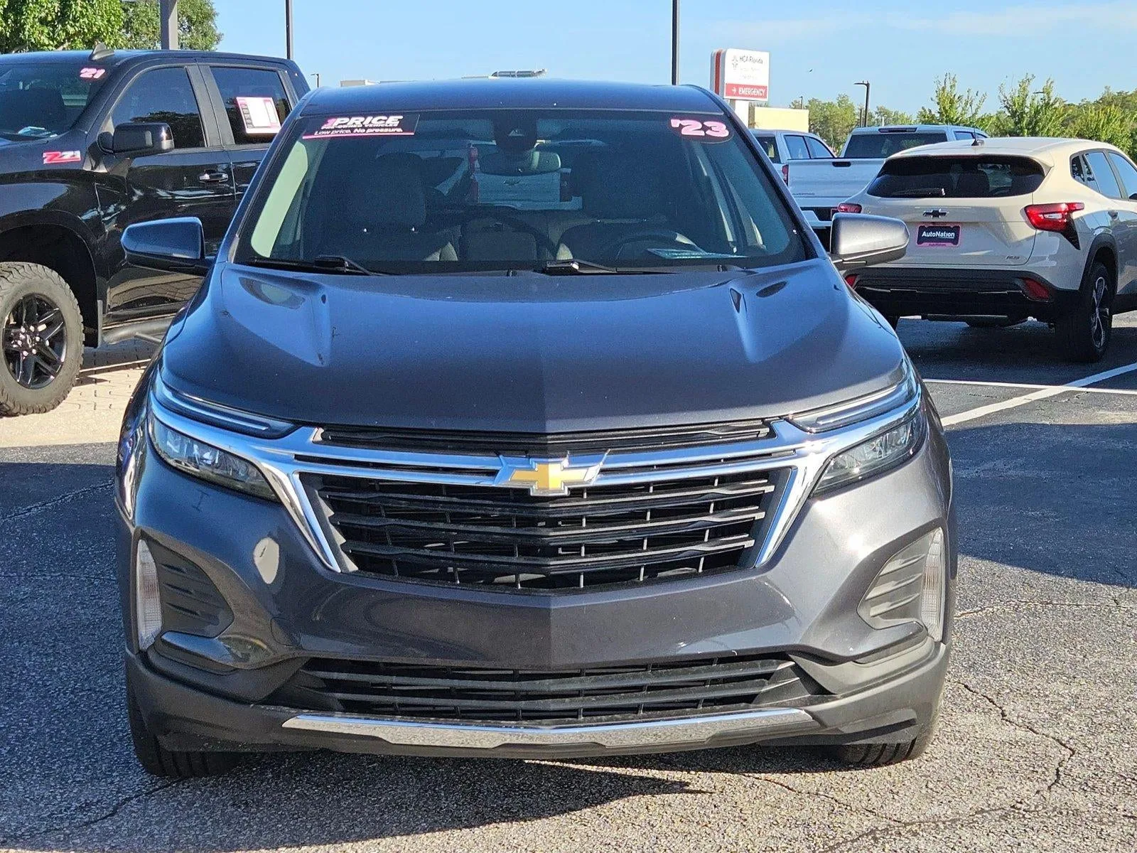 2023 Chevrolet Equinox LT photo 2