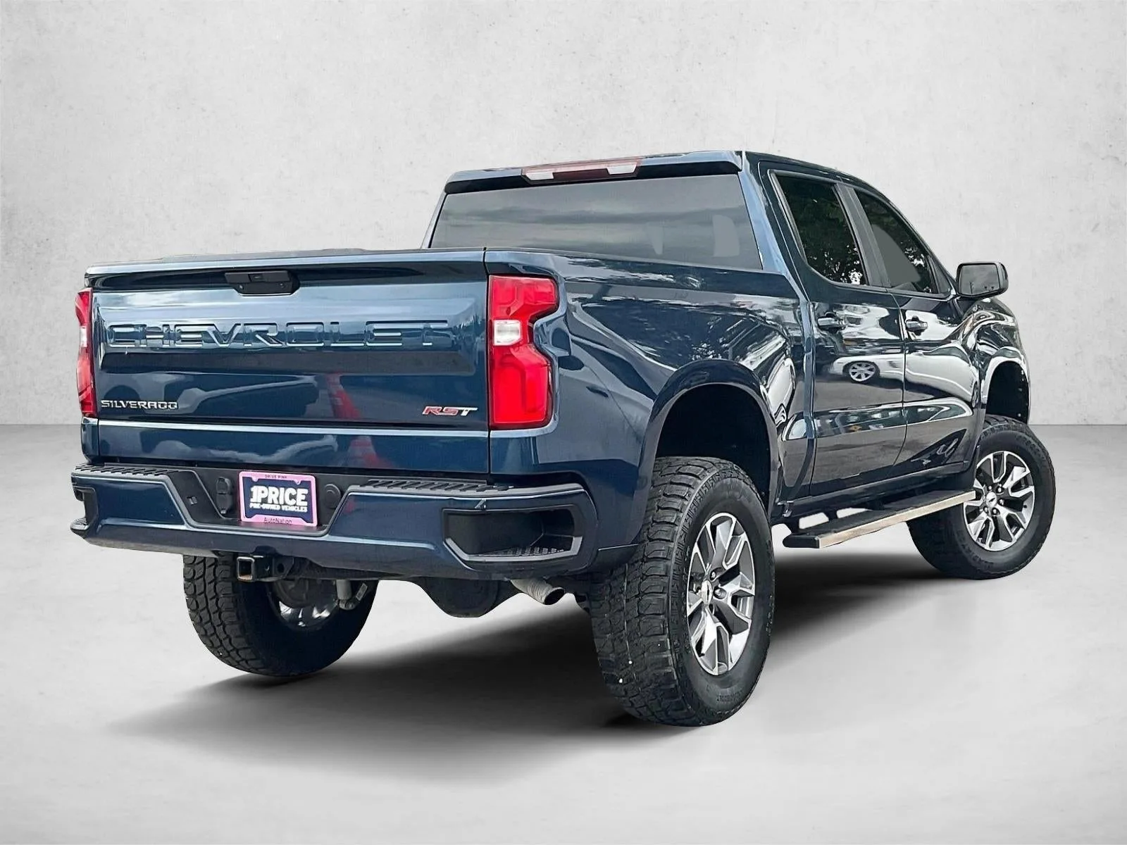 2021 Chevrolet Silverado 1500 RST photo 2