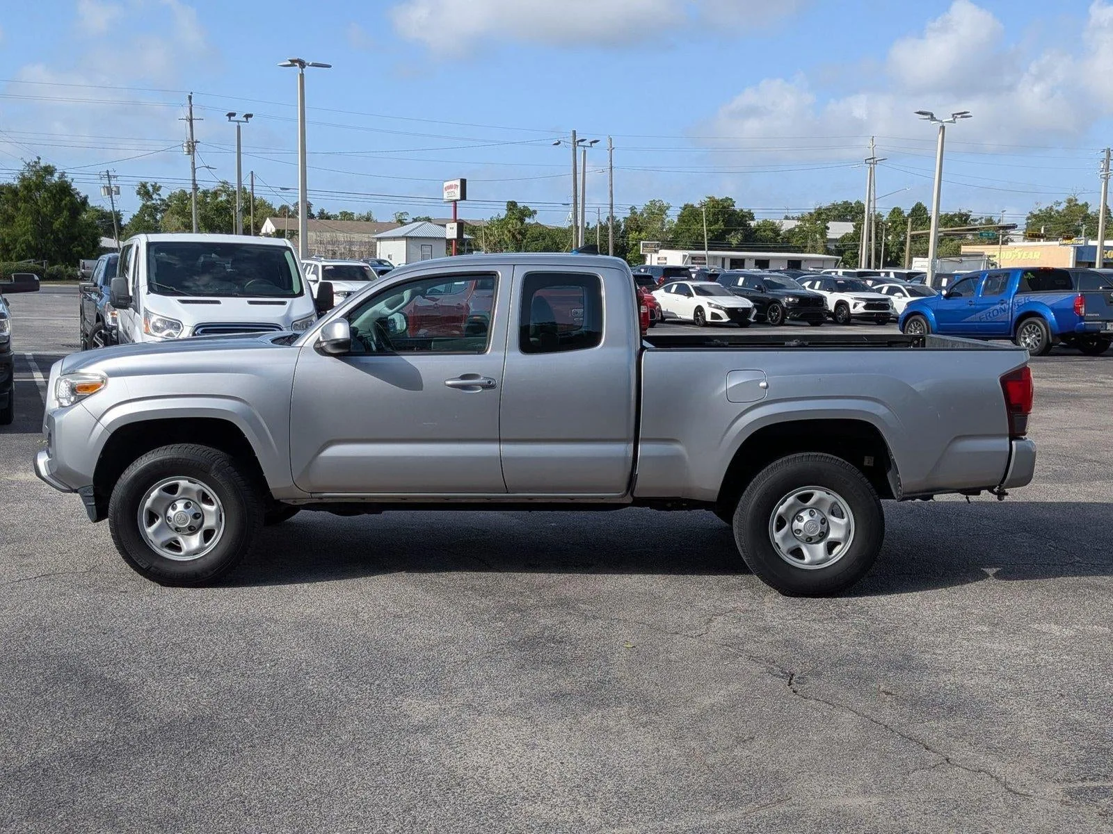 2018 Toyota Tacoma SR Access Cab 6' Bed I4 4x2 AT (GS) photo 9