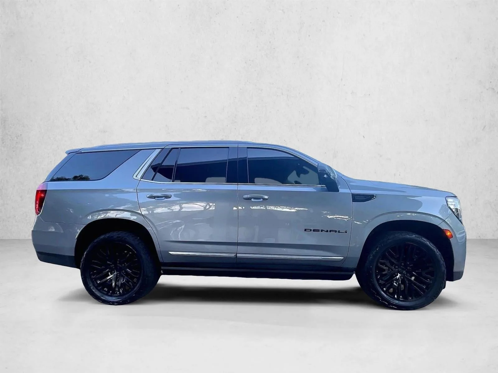 2023 GMC Yukon Denali photo 5