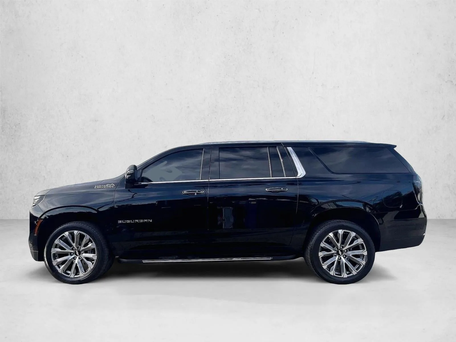 2025 Chevrolet Suburban High Country photo 6