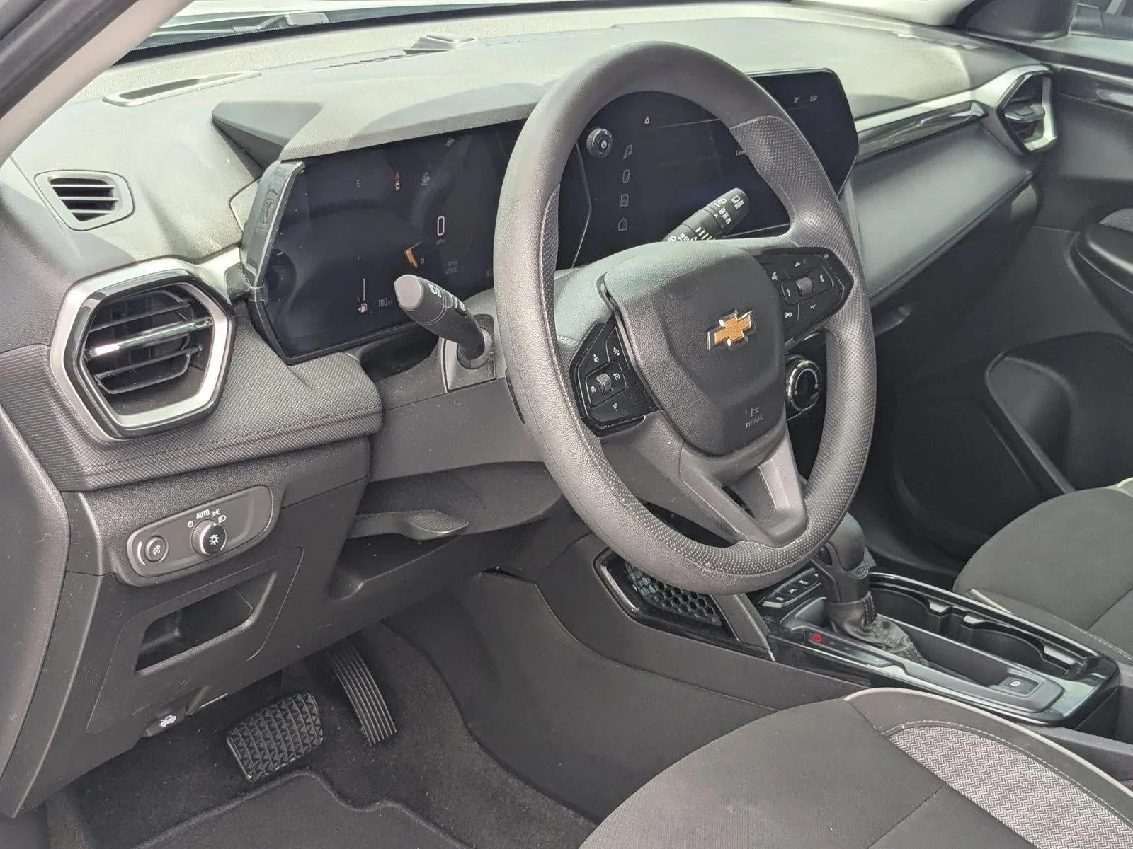 2024 Chevrolet Trailblazer LT photo 6