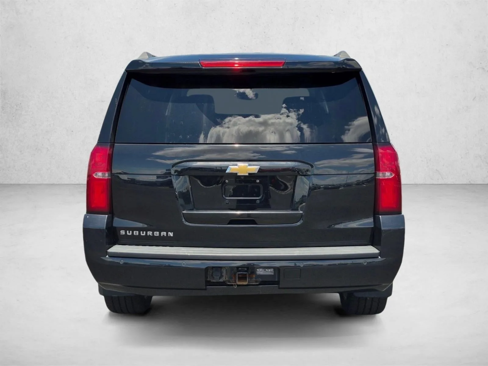 2017 Chevrolet Suburban LS photo 6