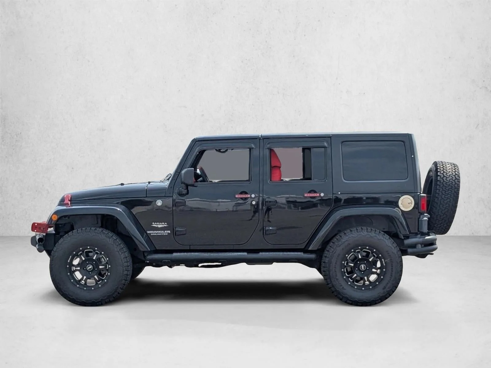 2013 Jeep Wrangler Unlimited Sahara photo 8