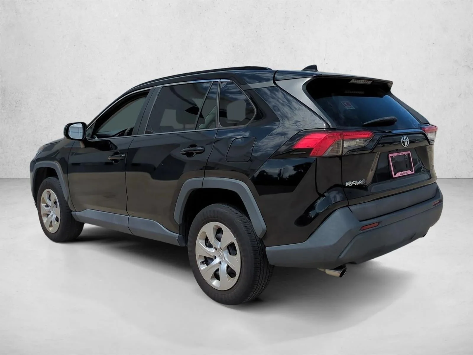 2019 Toyota RAV4 LE FWD (GS) photo 7
