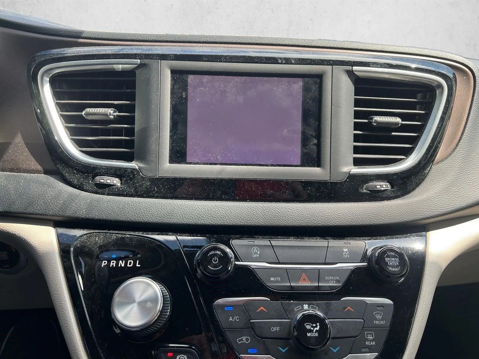 2021 Chrysler Voyager LXI FWD photo 11