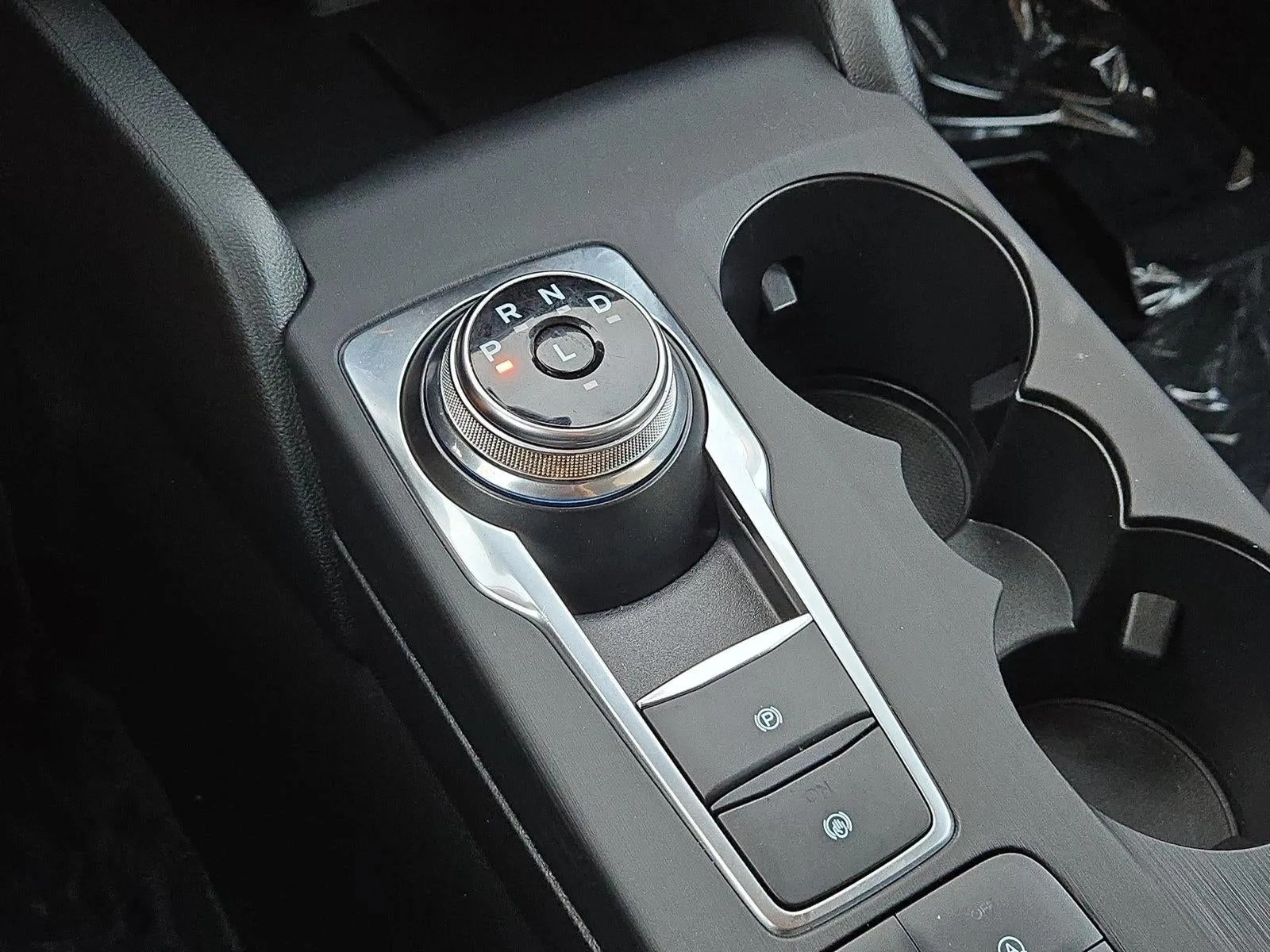2020 Ford Escape S FWD photo 12