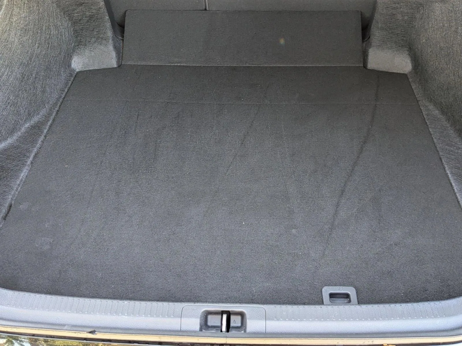 2023 Toyota Camry SE Auto (SE) photo 6