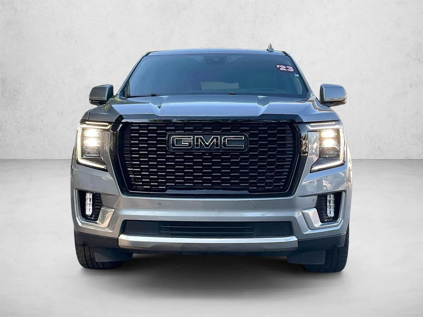 2023 GMC Yukon Denali photo 3