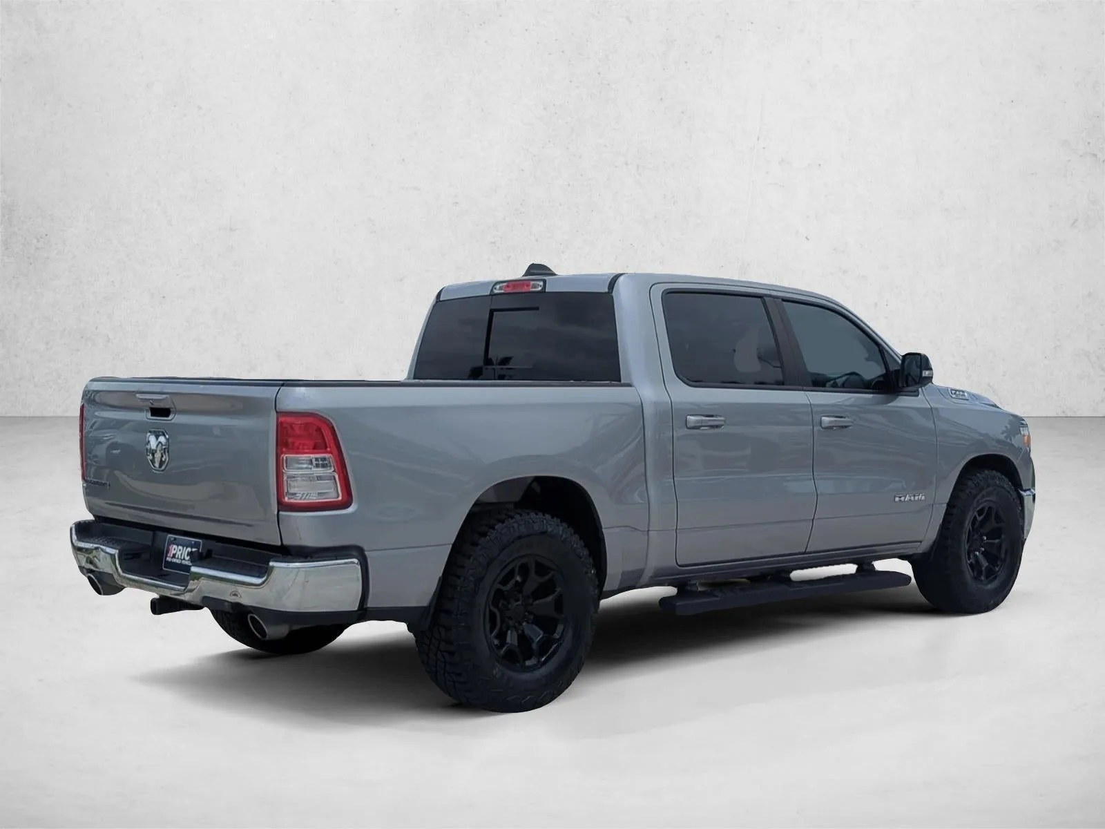 2022 RAM 1500 Big Horn 4x2 Crew Cab 5'7" Box photo 5