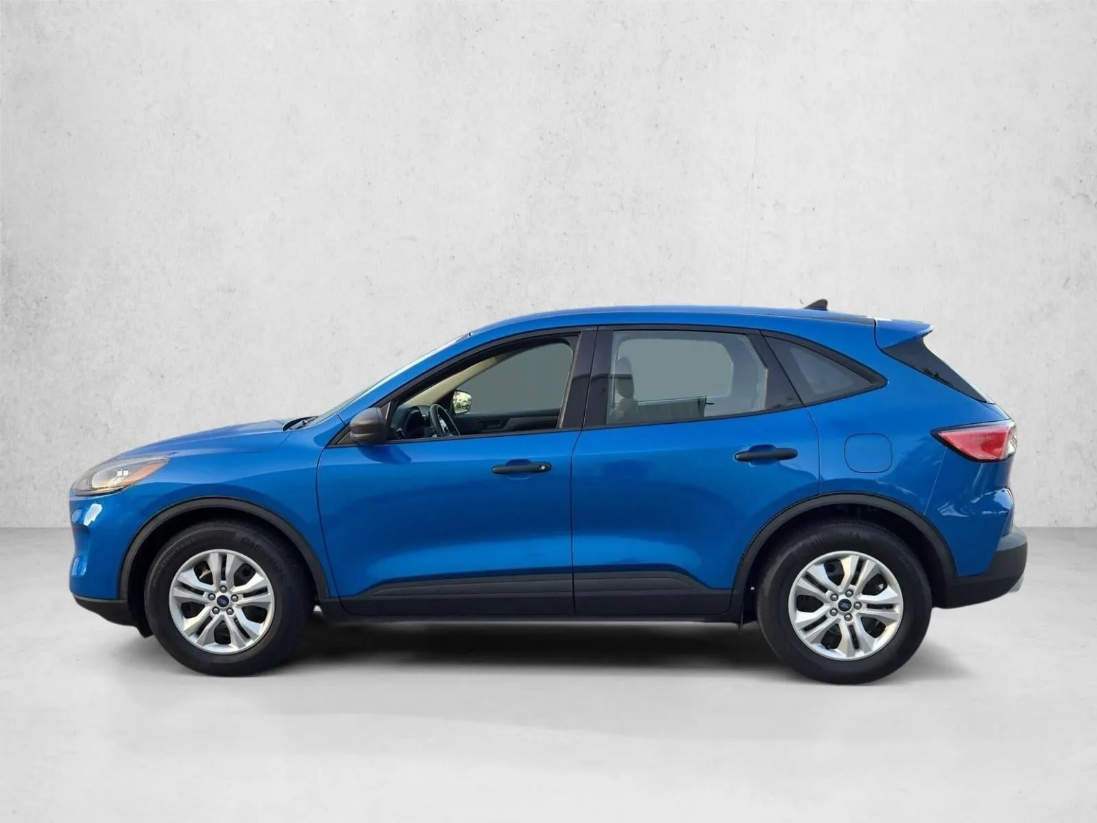 2020 Ford Escape S FWD photo 9