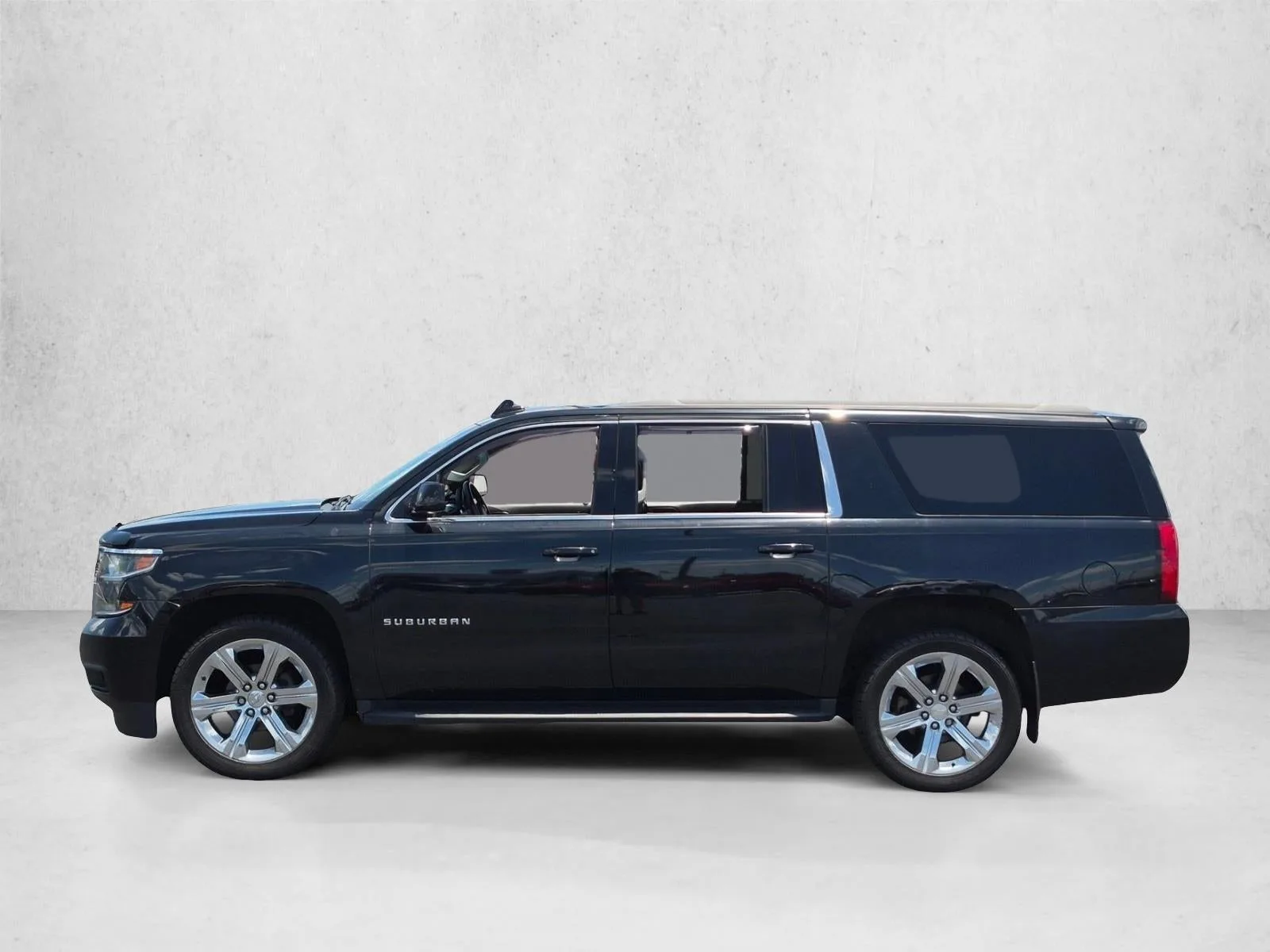 2017 Chevrolet Suburban LS photo 8